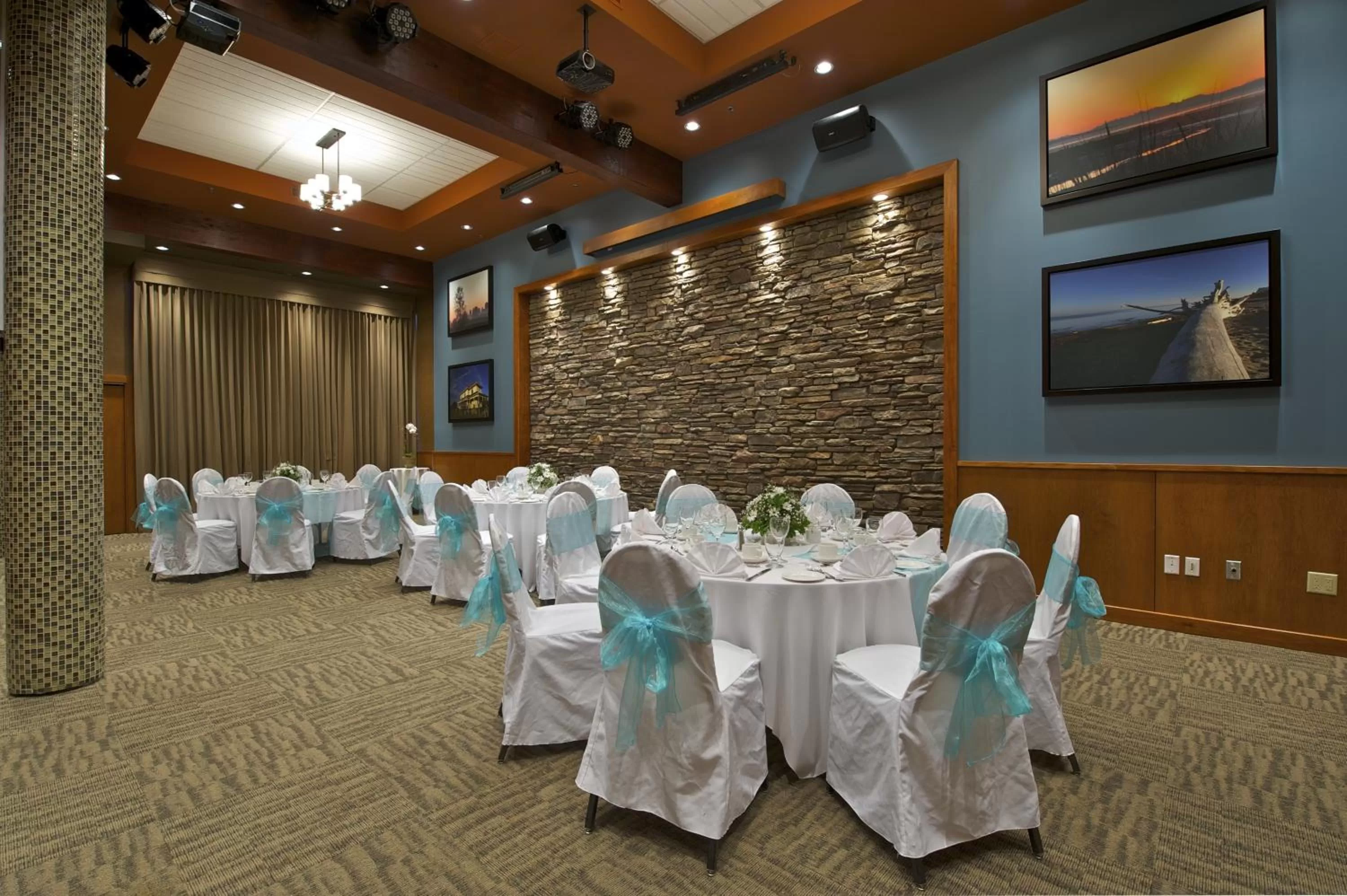 Banquet/Function facilities in Coast Tsawwassen Inn