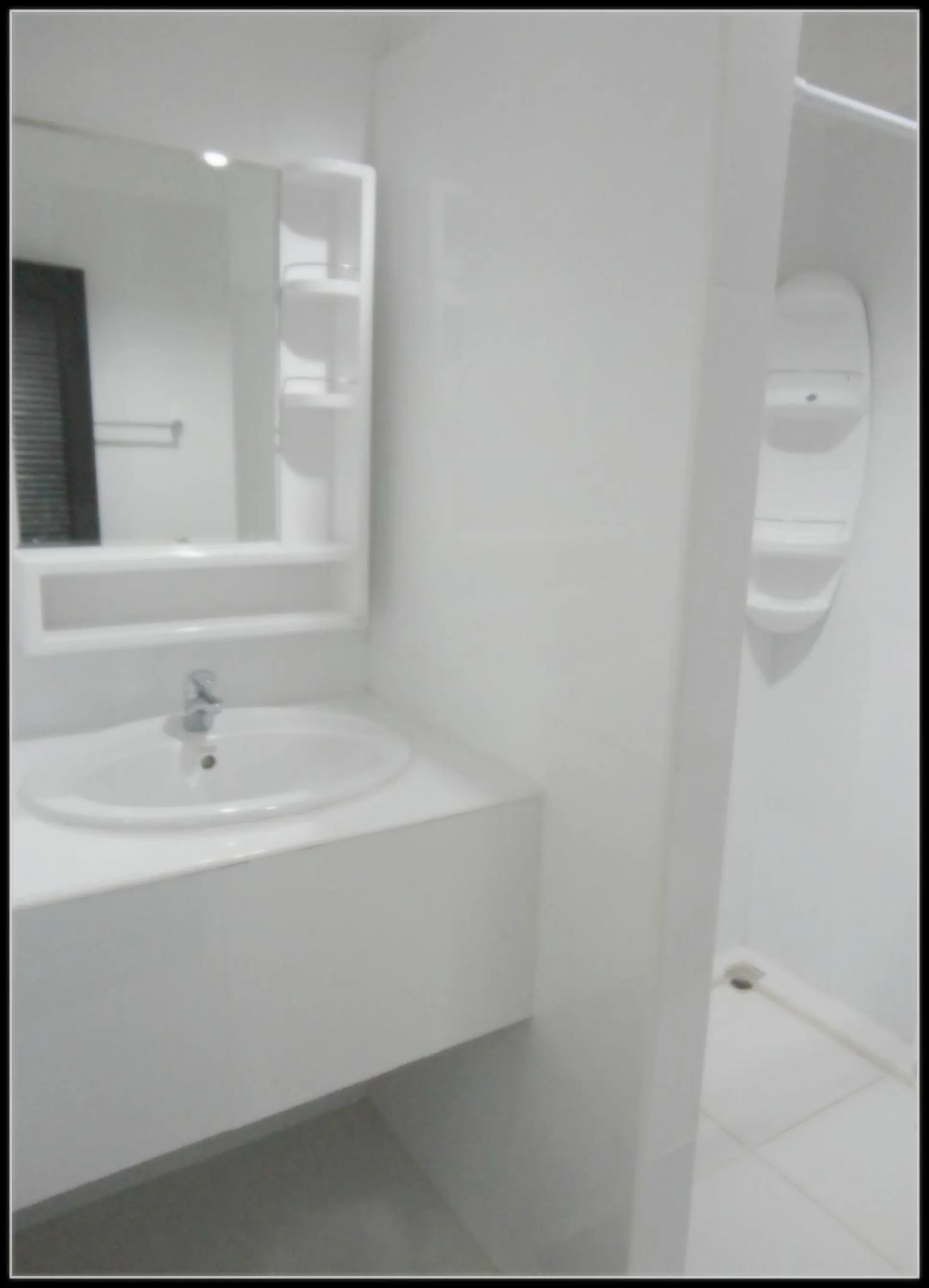 Photo of the whole room in Boomerang Inn