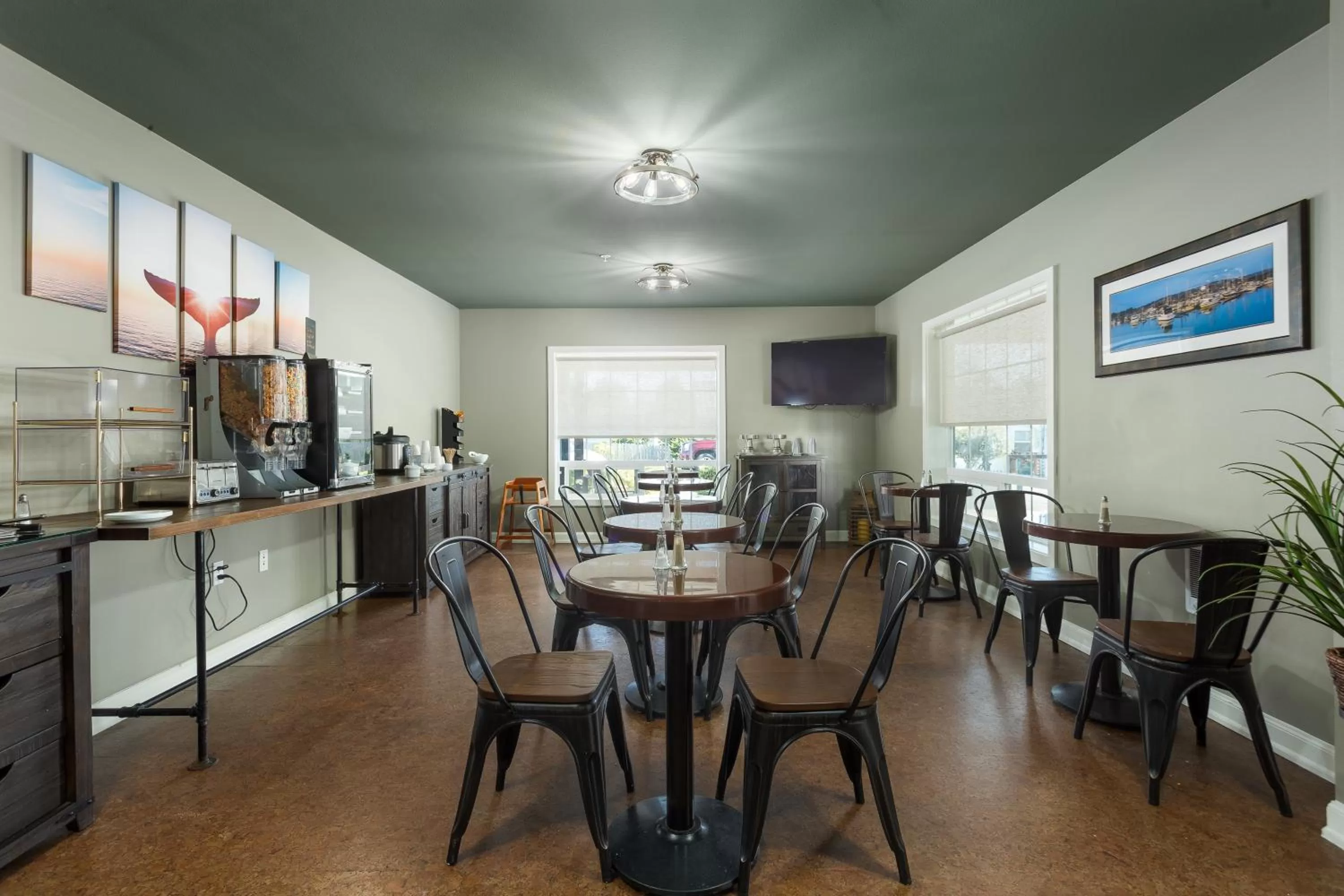 Restaurant/places to eat in Inn at Nye Beach