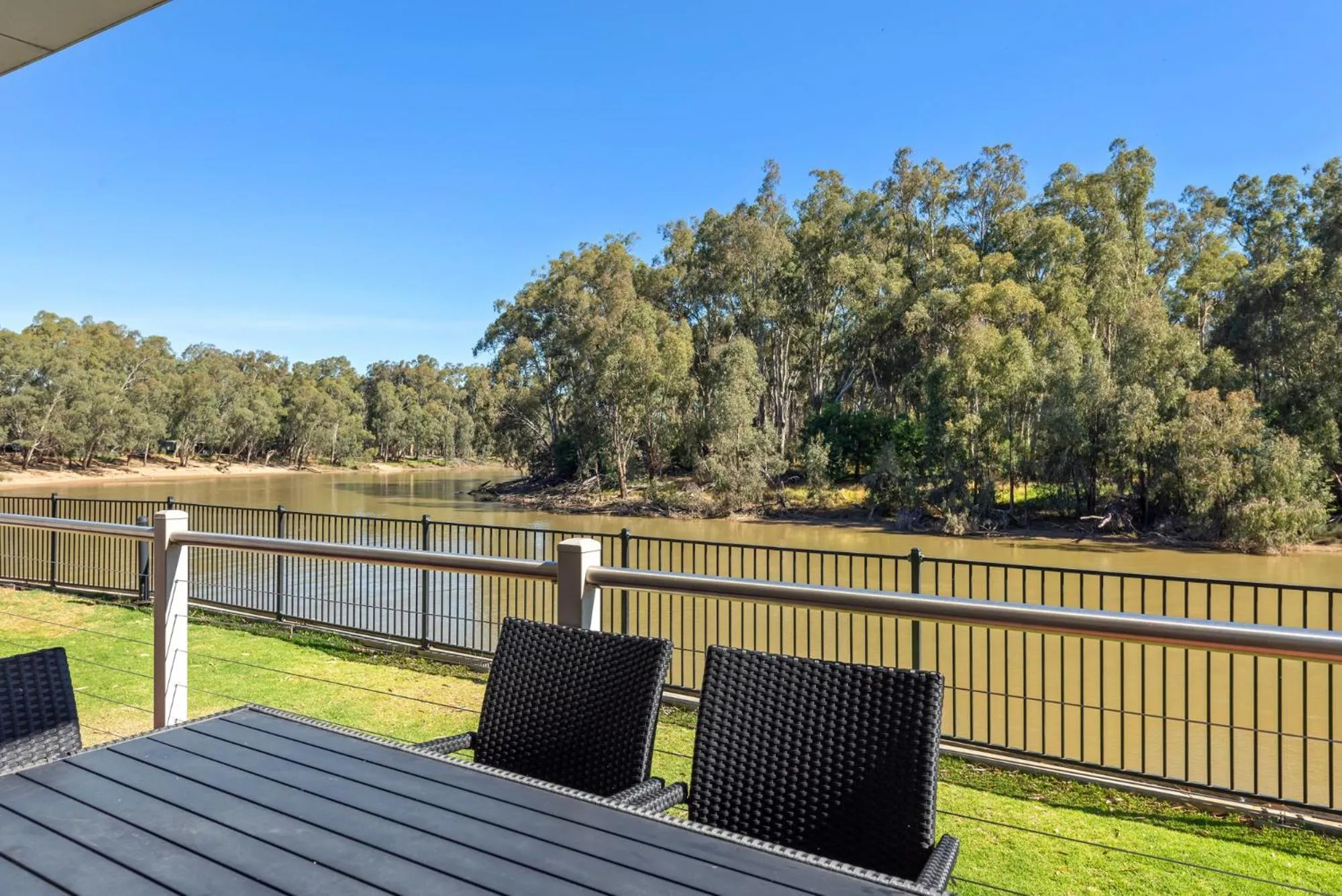Balcony/Terrace in Discovery Parks - Maidens Inn Moama