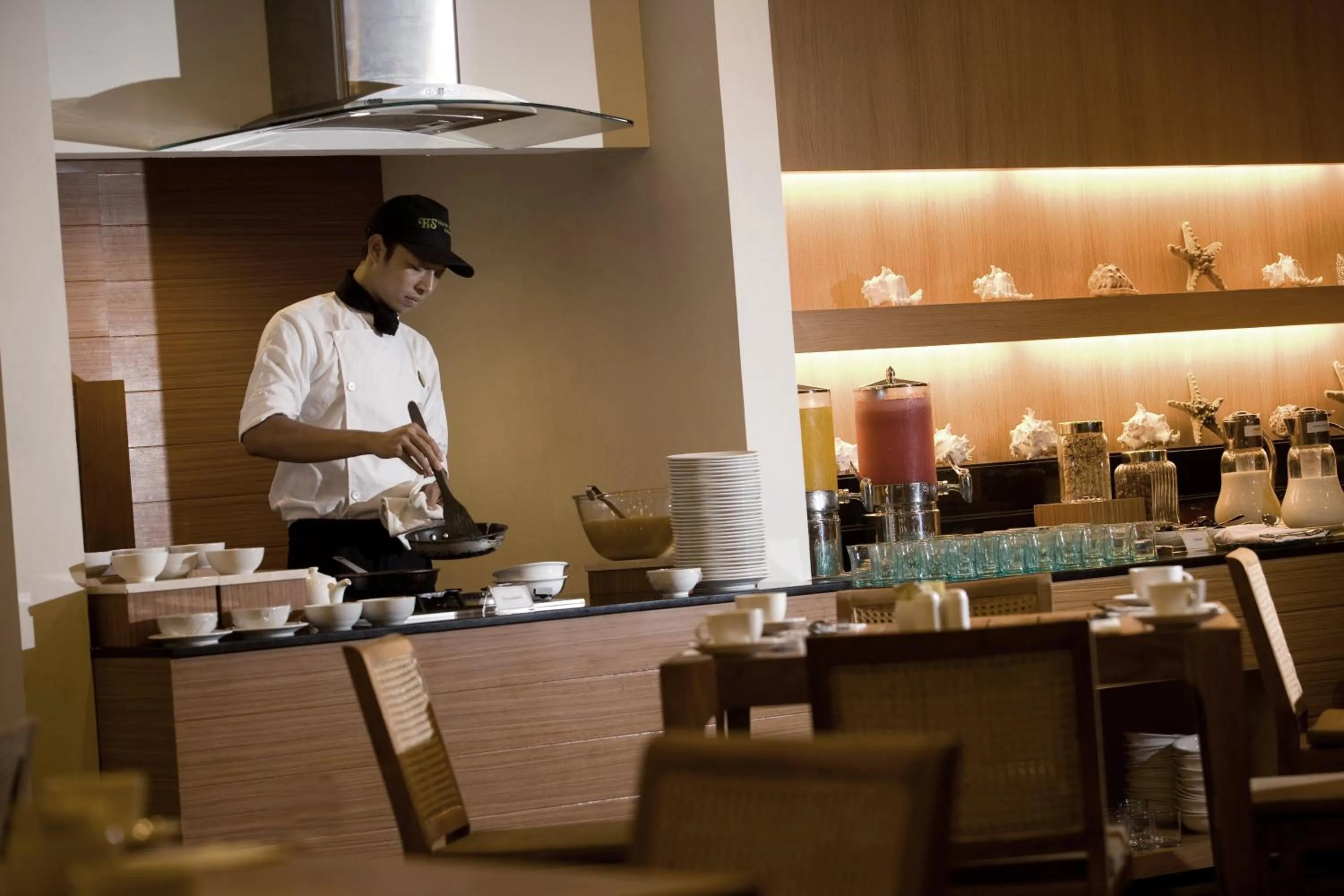 Restaurant/places to eat in Hotel Santika Bangka