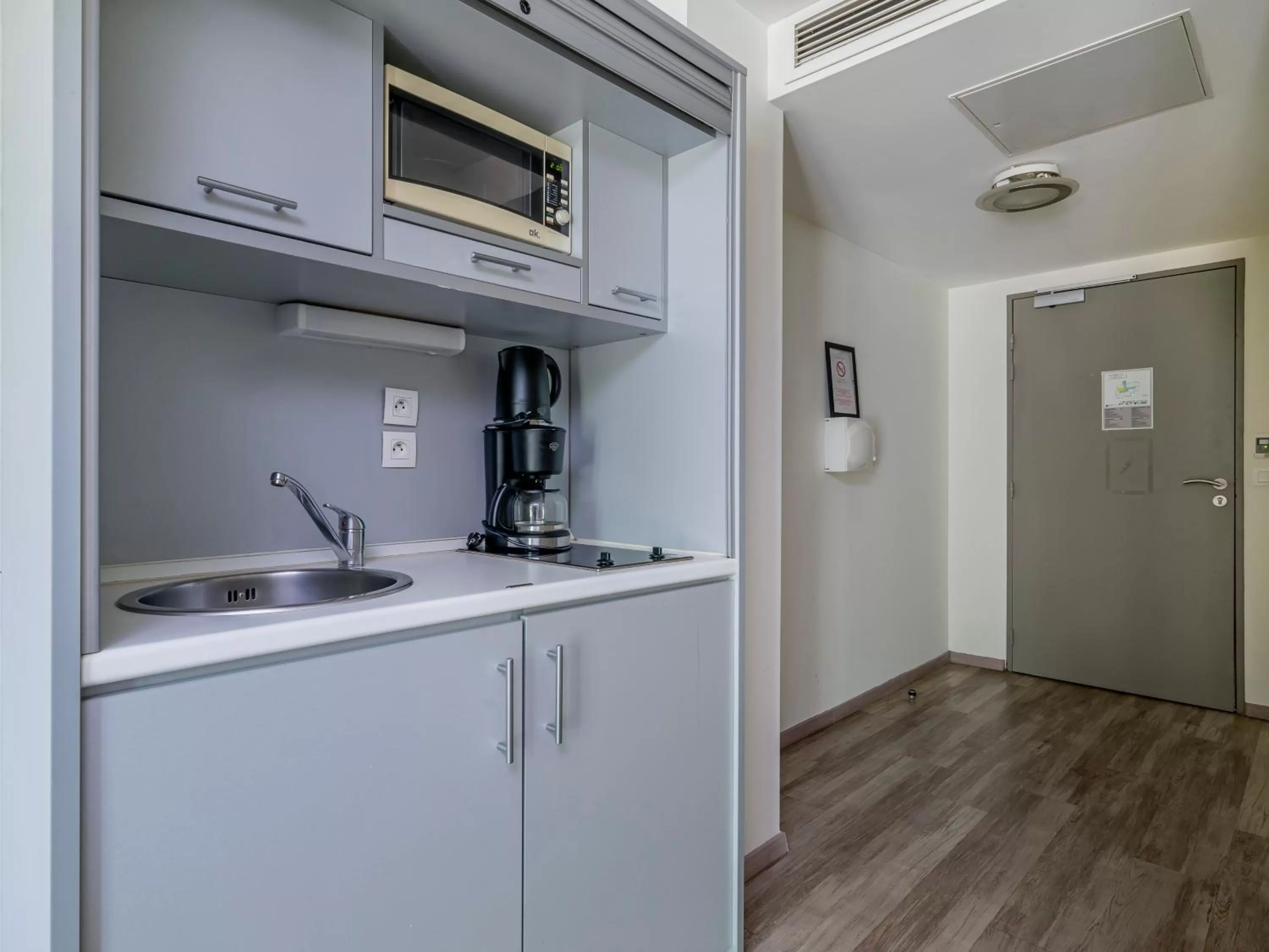 Kitchen or kitchenette, Kitchen/Kitchenette in Vacancéole - Résidence Adriana