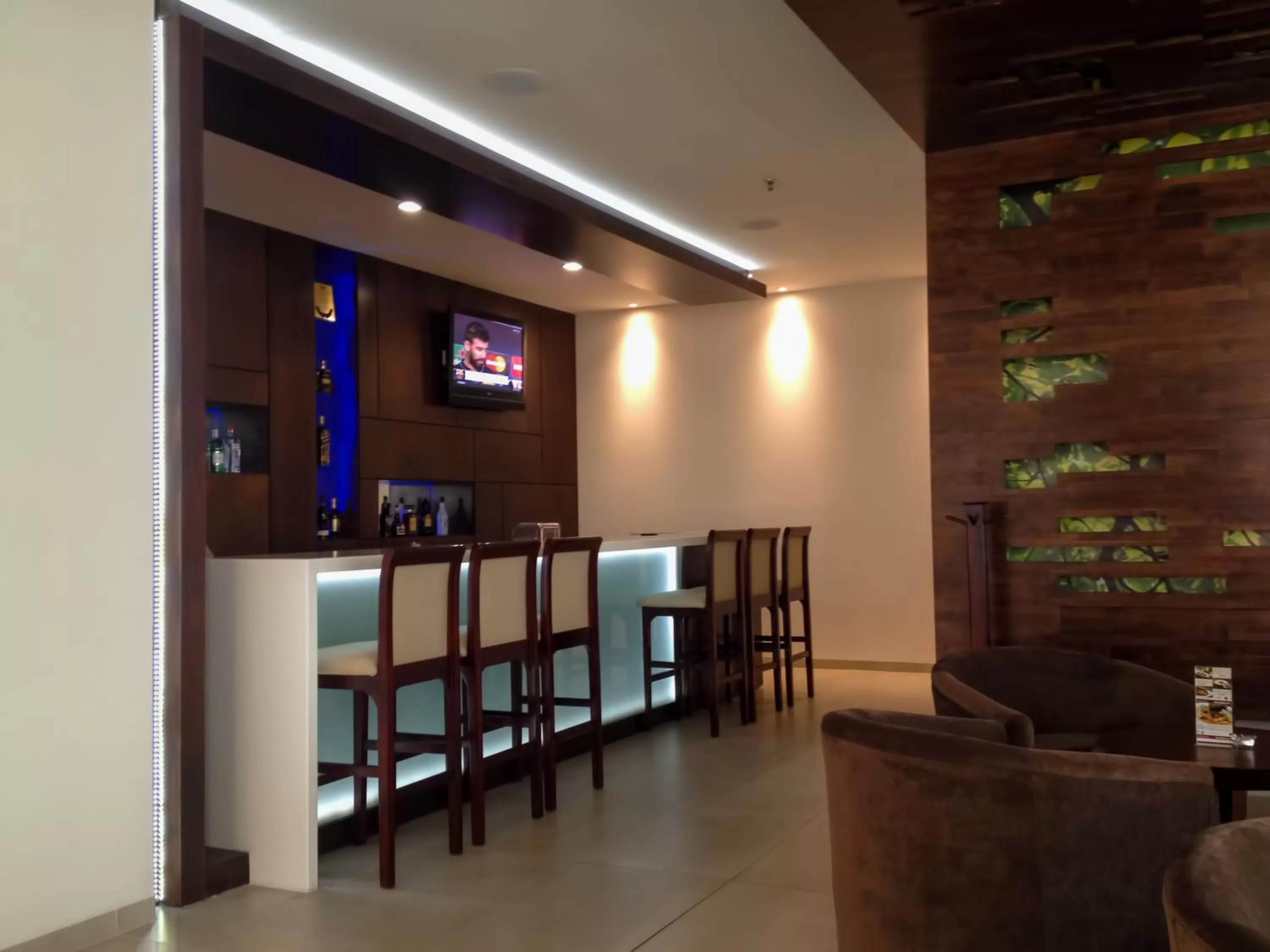 Lounge or bar in Clarion Suites Guatemala City