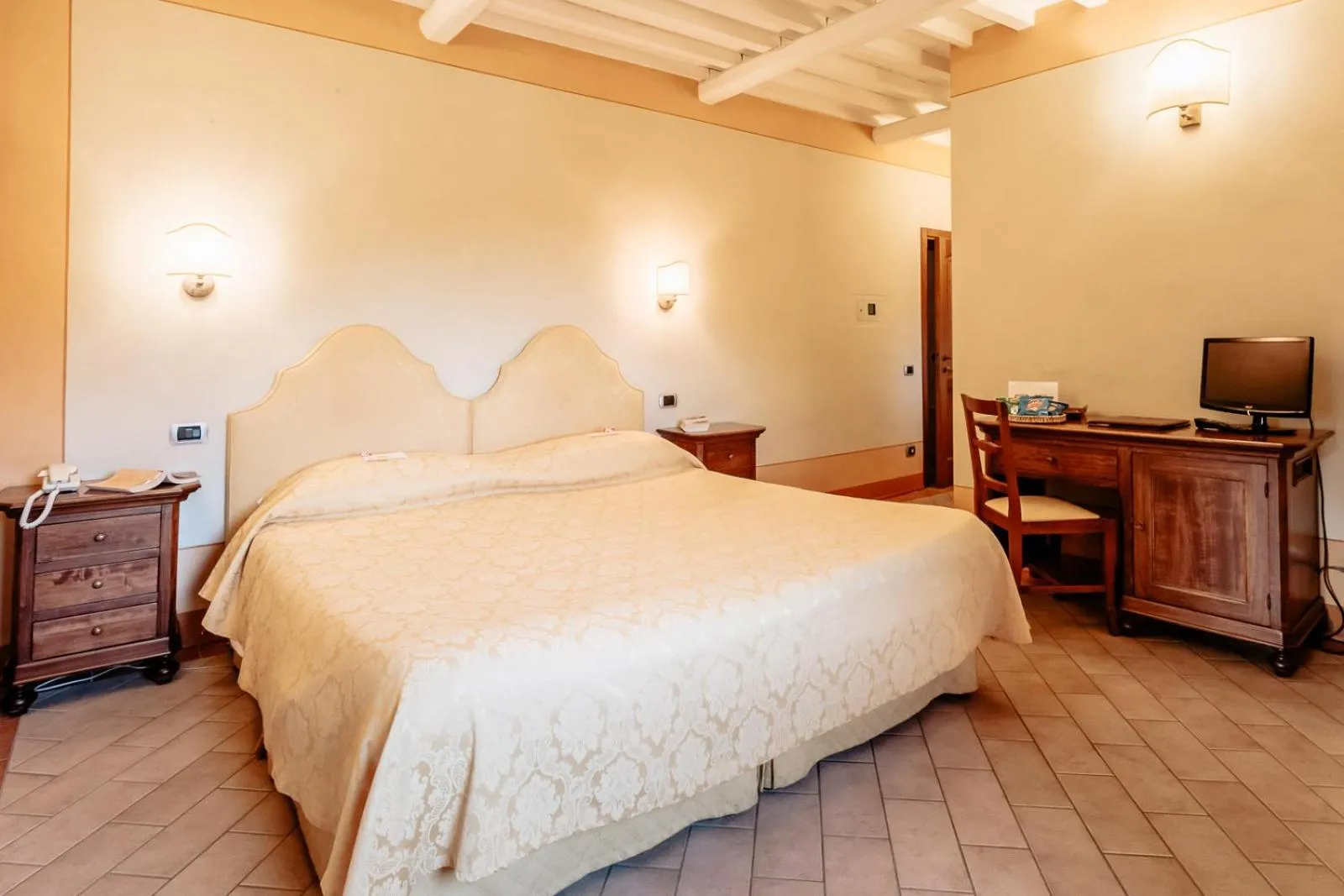 Photo of the whole room, Bed in Dimora Casa Eugenia