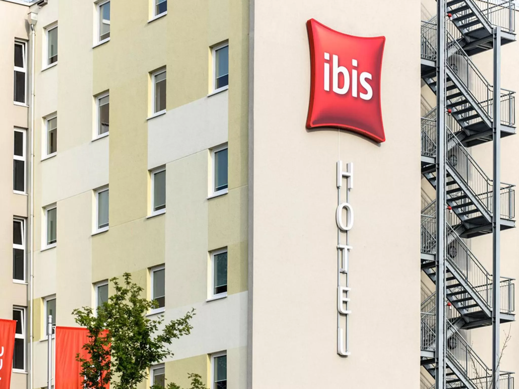 Facade/entrance in ibis Stuttgart Airport Messe