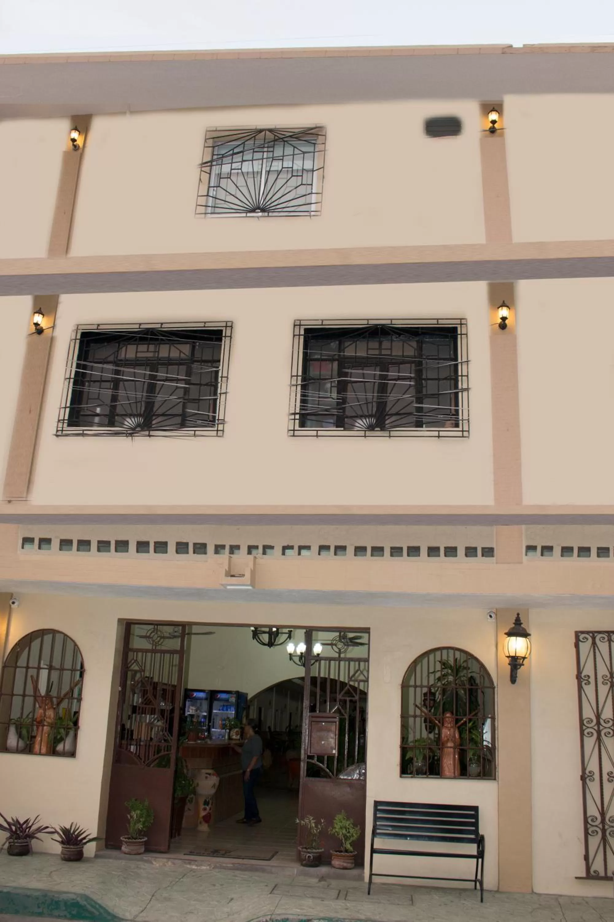 Facade/entrance in Hotel Cervantino