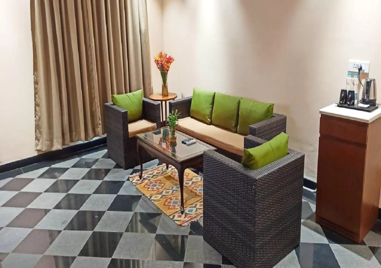 Living room in Hotel Cachar Club