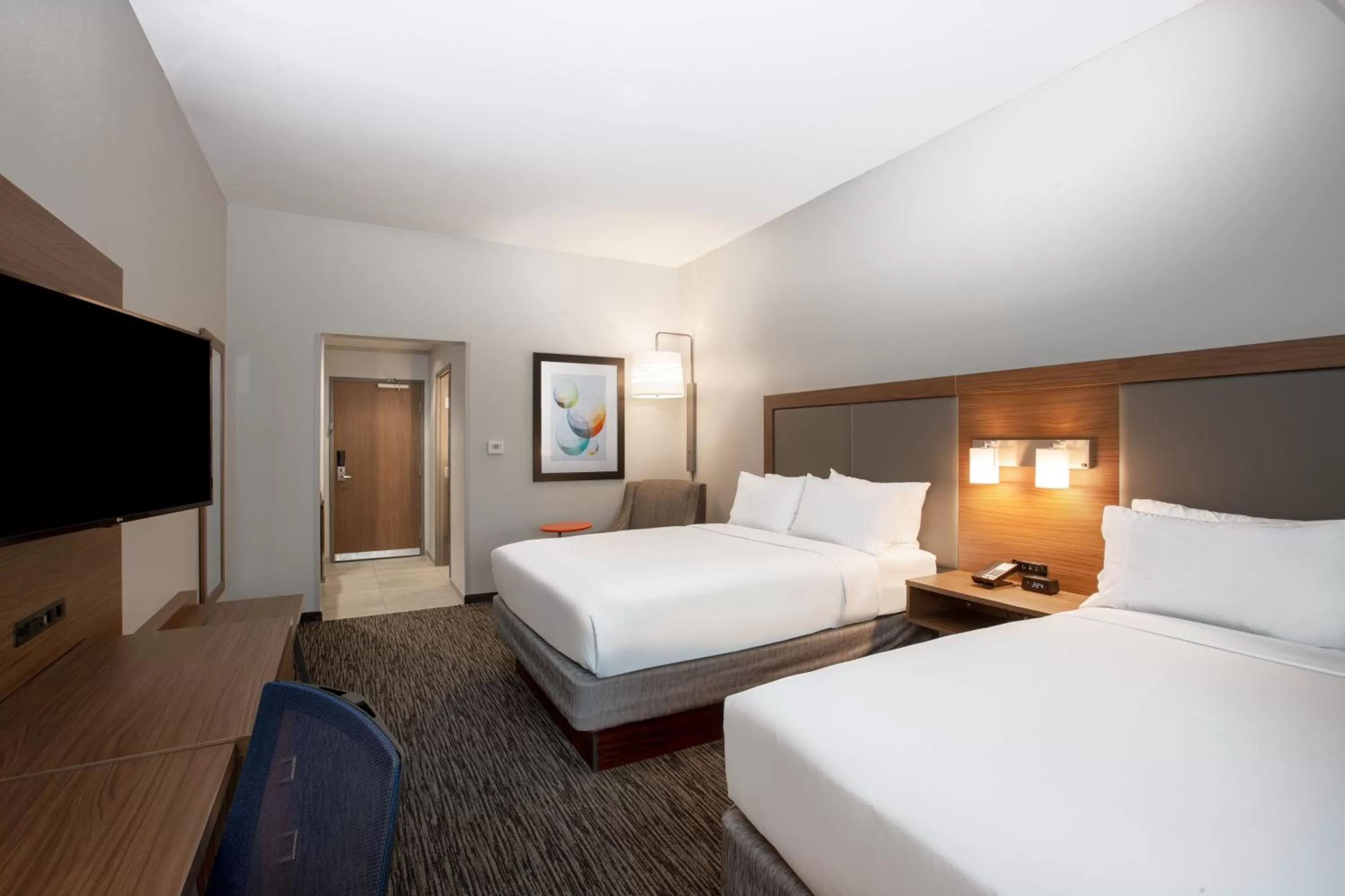 Photo of the whole room, Bed in Holiday Inn Express Hotel & Suites Columbus by IHG