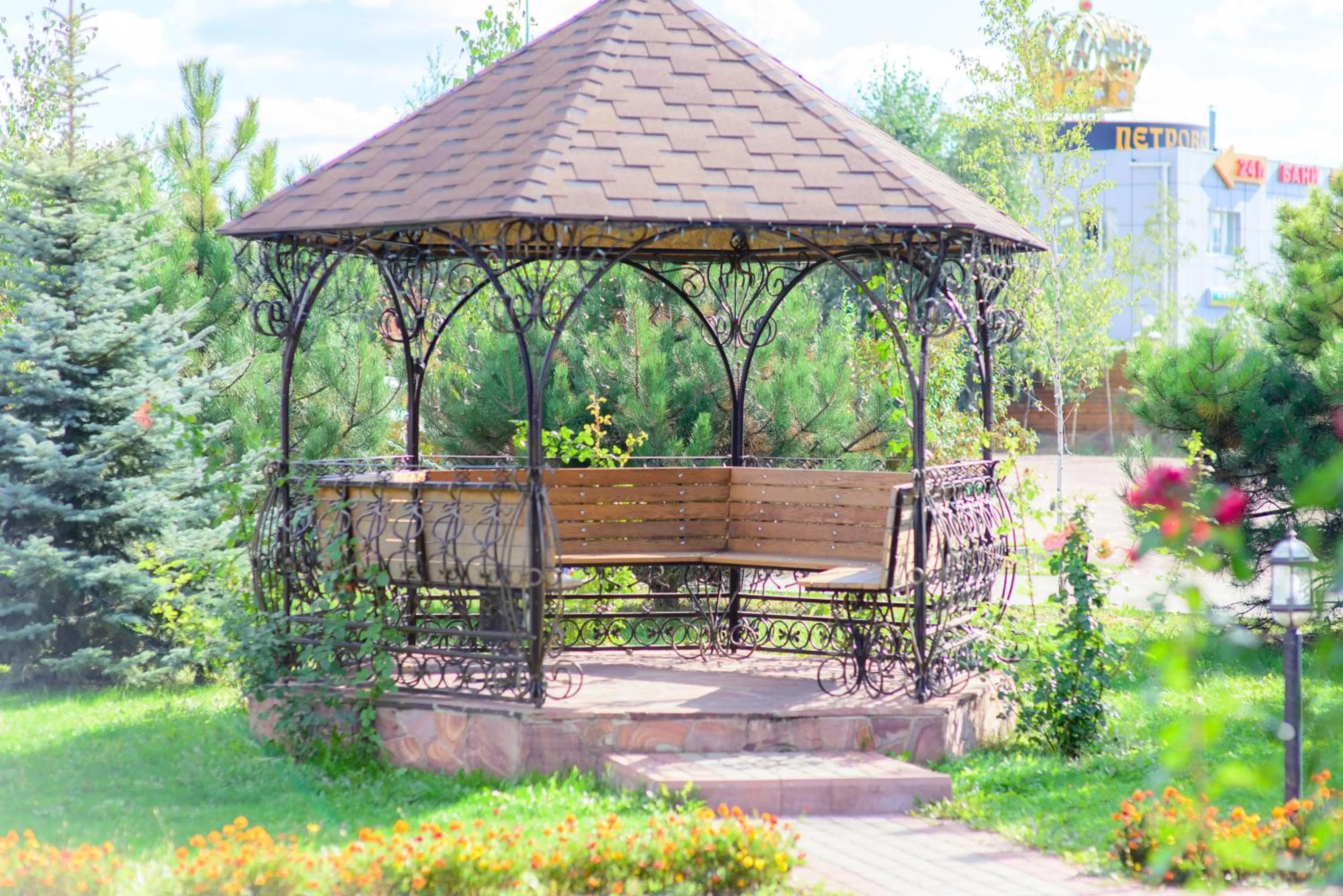 Banquet/Function facilities, Garden in Petrovskyi Brovar