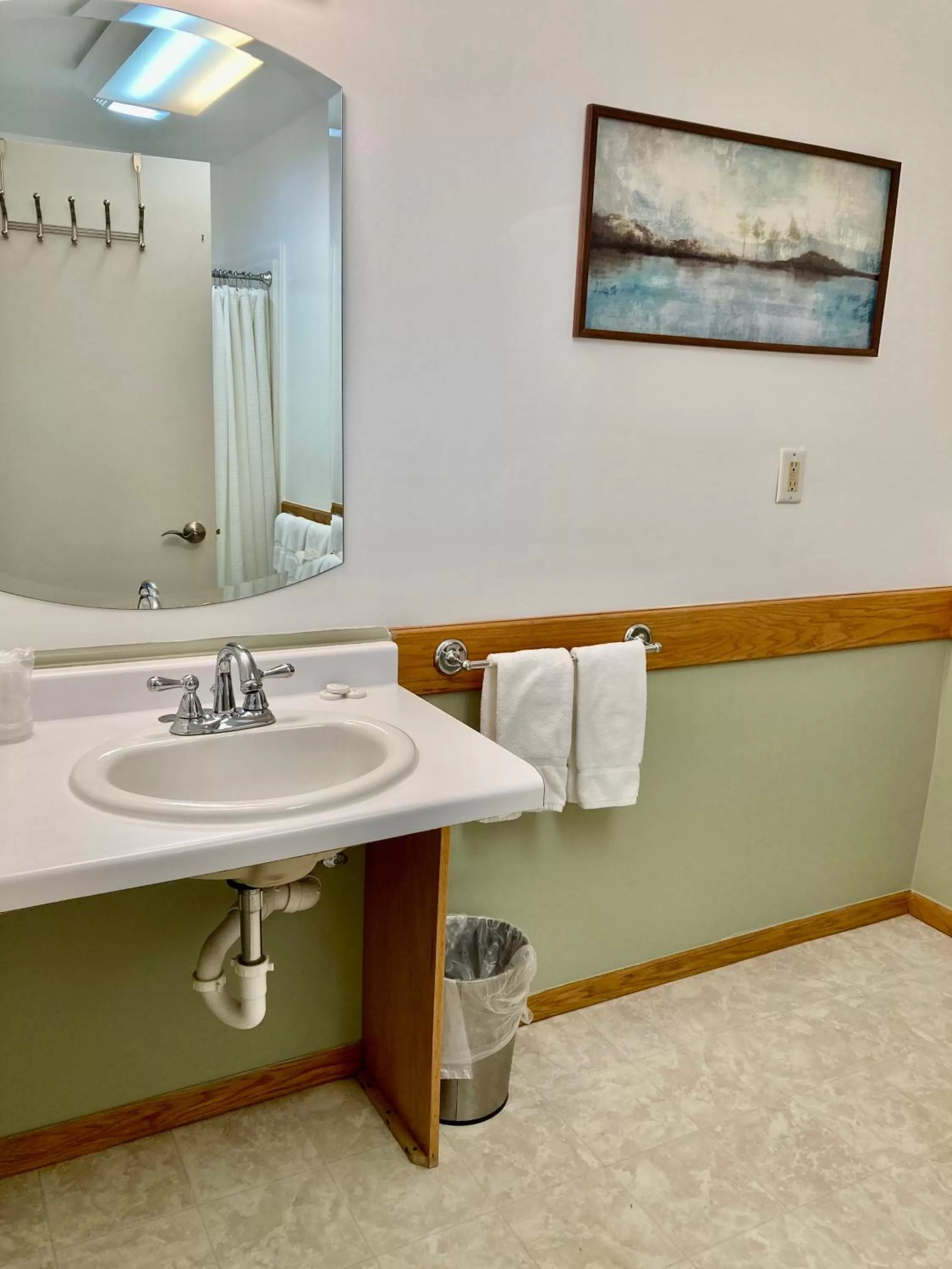 Bathroom in Garden Grove Retreat & Lodging near Pictured Rocks, Fayette, Trails