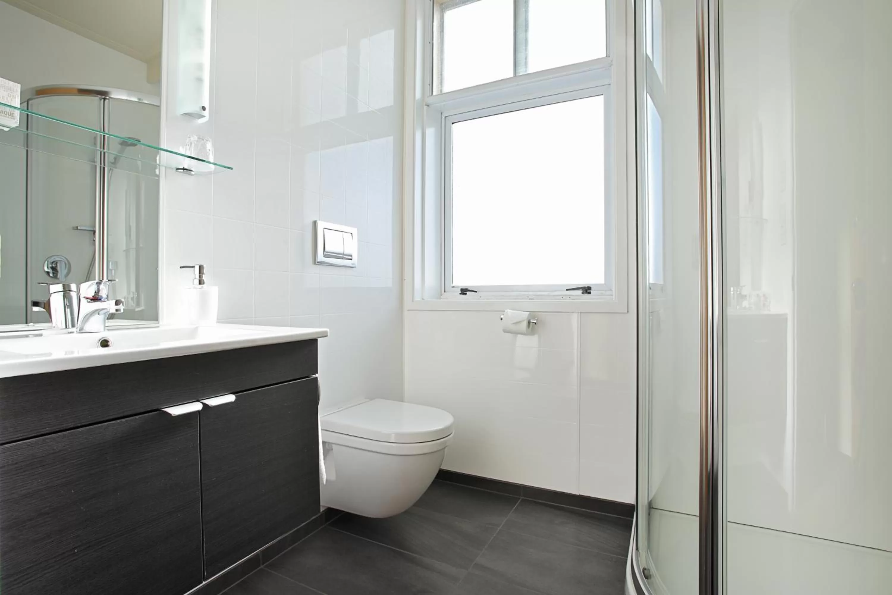 Bathroom in Kelvin Hotel