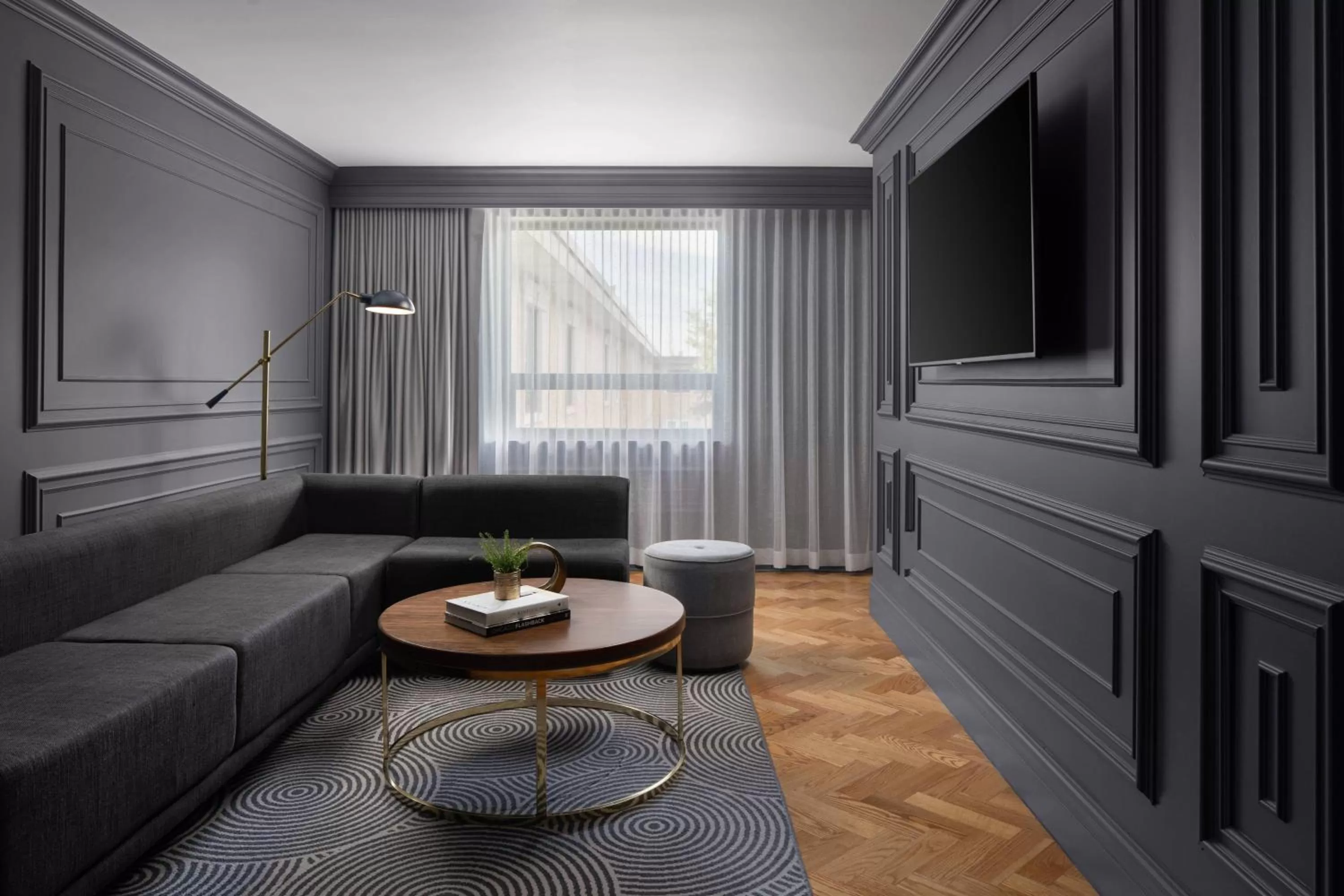 Living room in The Drake Oak Brook, Autograph Collection