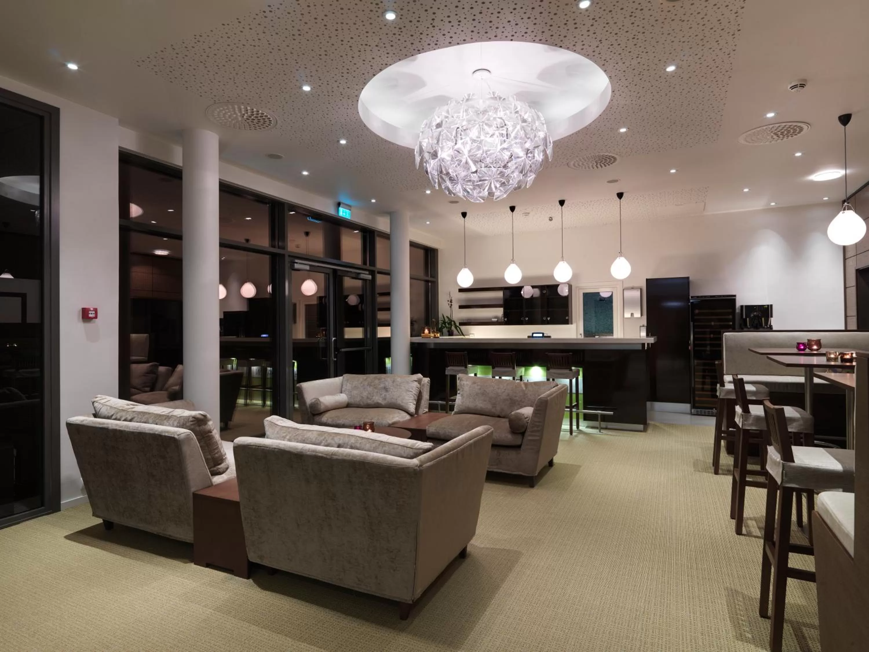 Lounge or bar in Strand Hotel Fevik - by Classic Norway Hotels