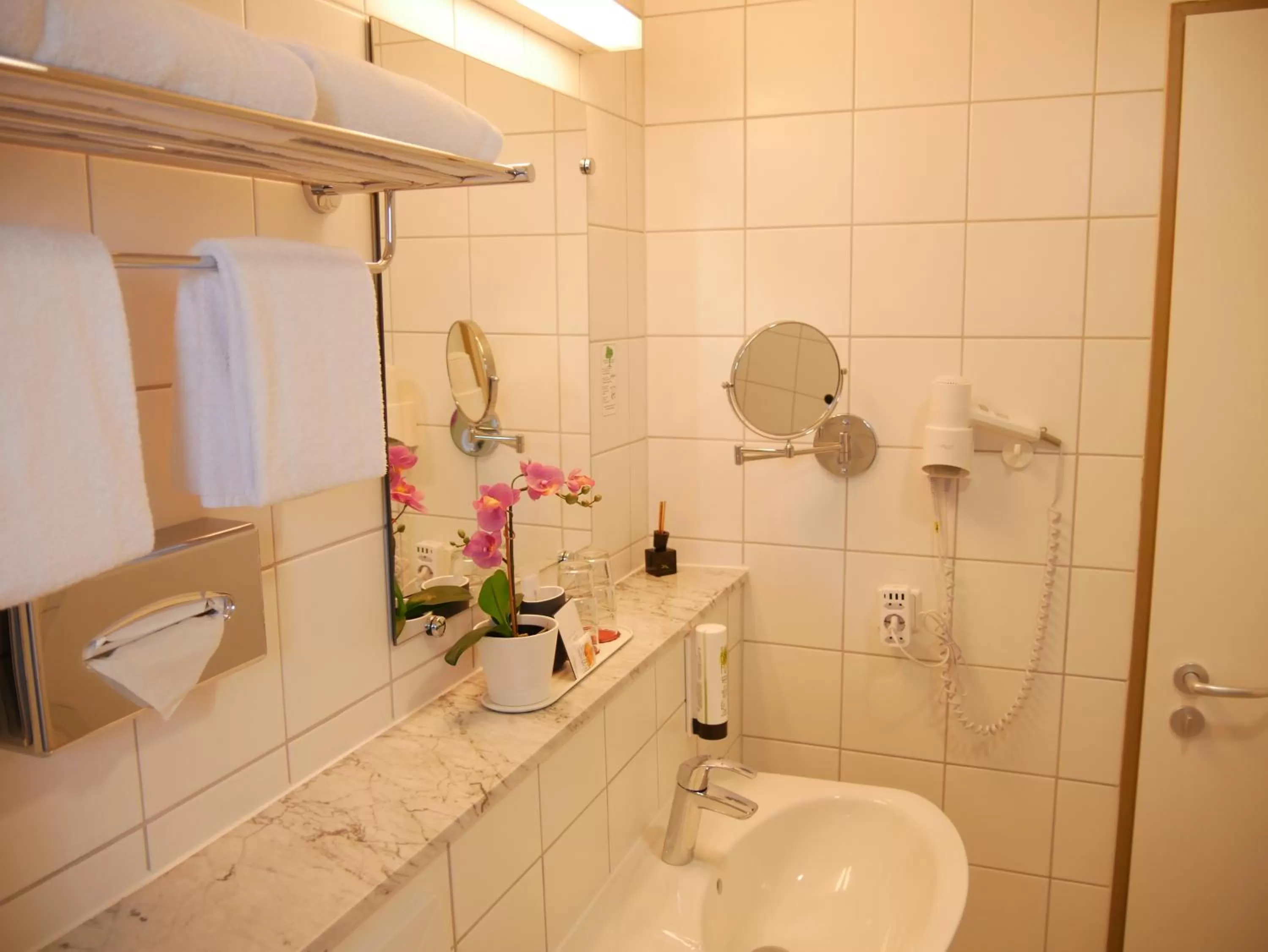 Bathroom in Parkhotel Marzahn