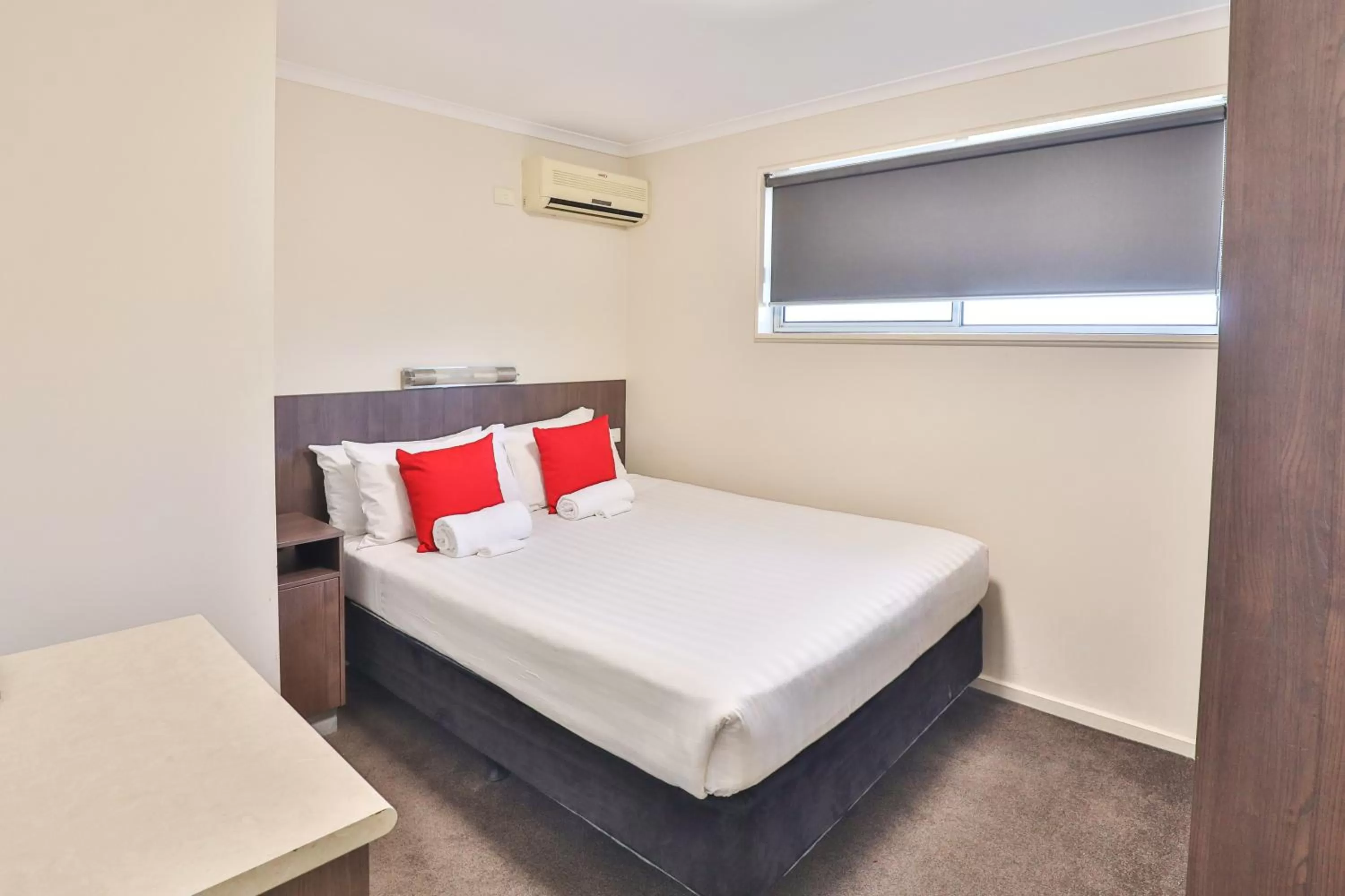 Bed in Boulevard Motor Inn Mildura