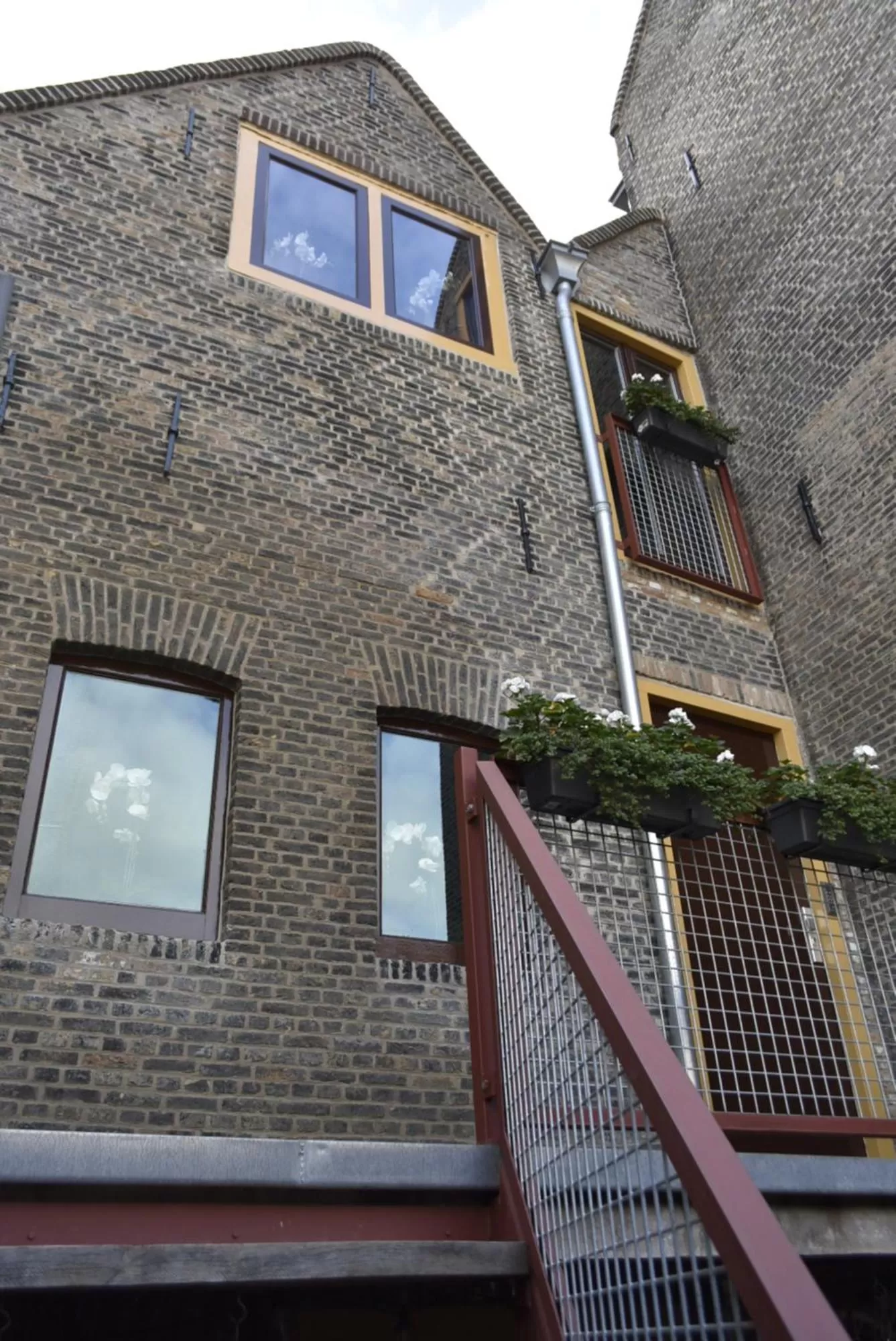 Pool view in De Gusto