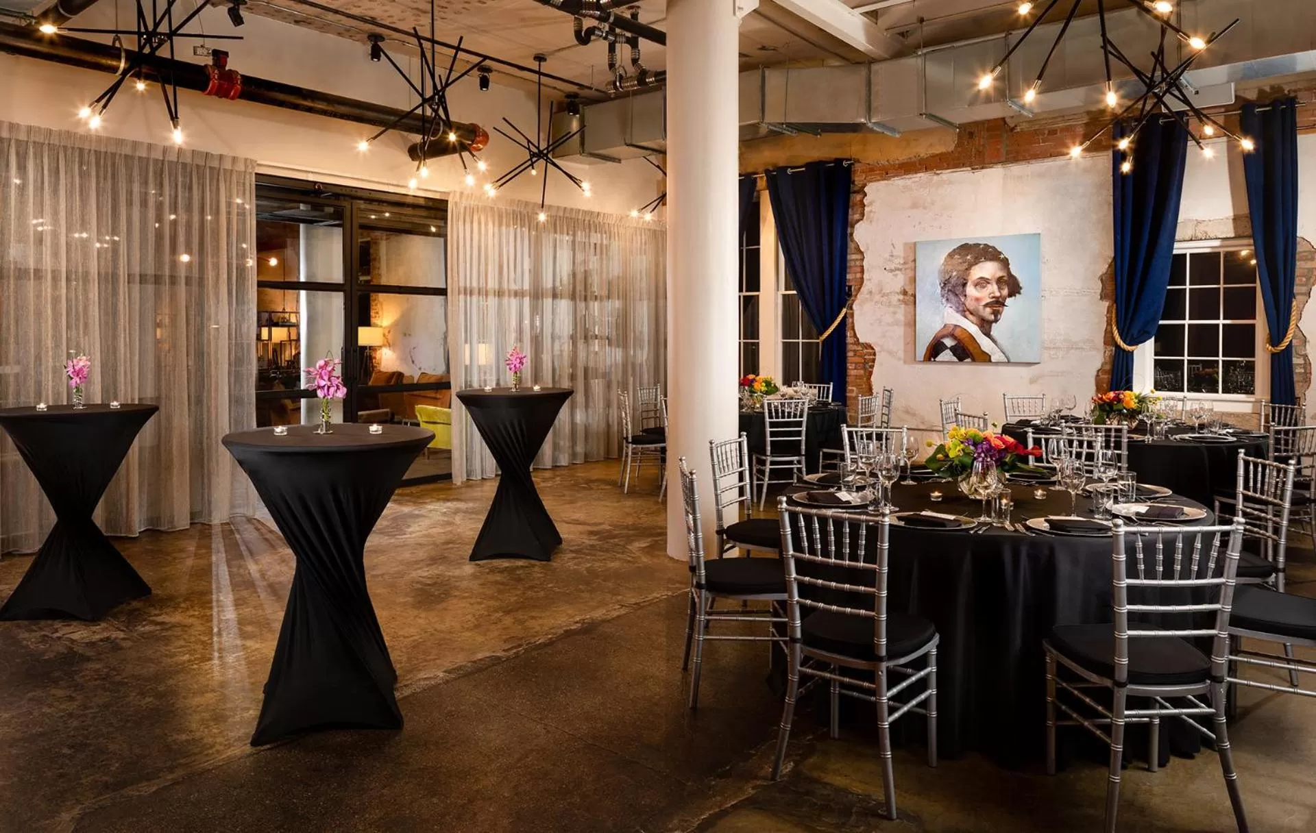 Restaurant/places to eat in Canvas Hotel Dallas