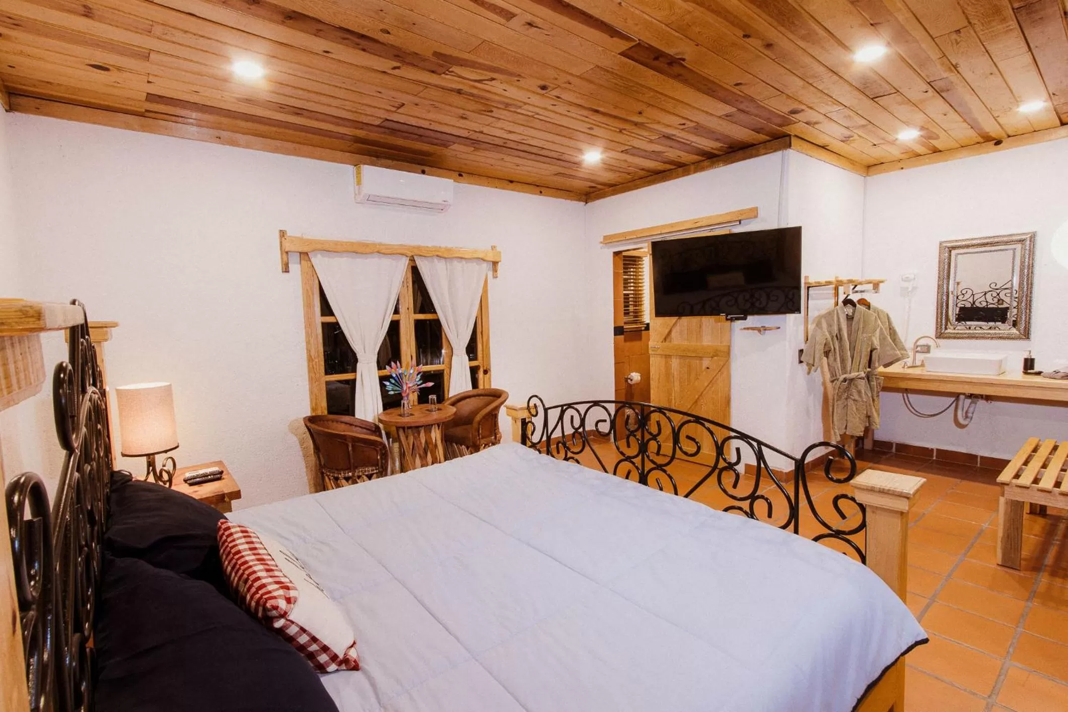 Communal lounge/ TV room in Hacienda Don Armando Boutique & Spa