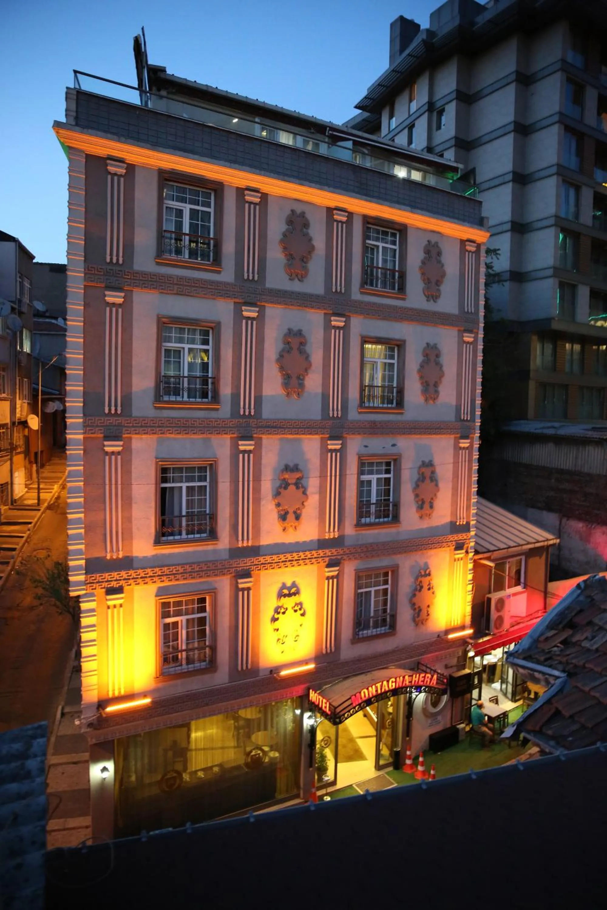 Facade/entrance in Montagna Hera Hotel Taksim