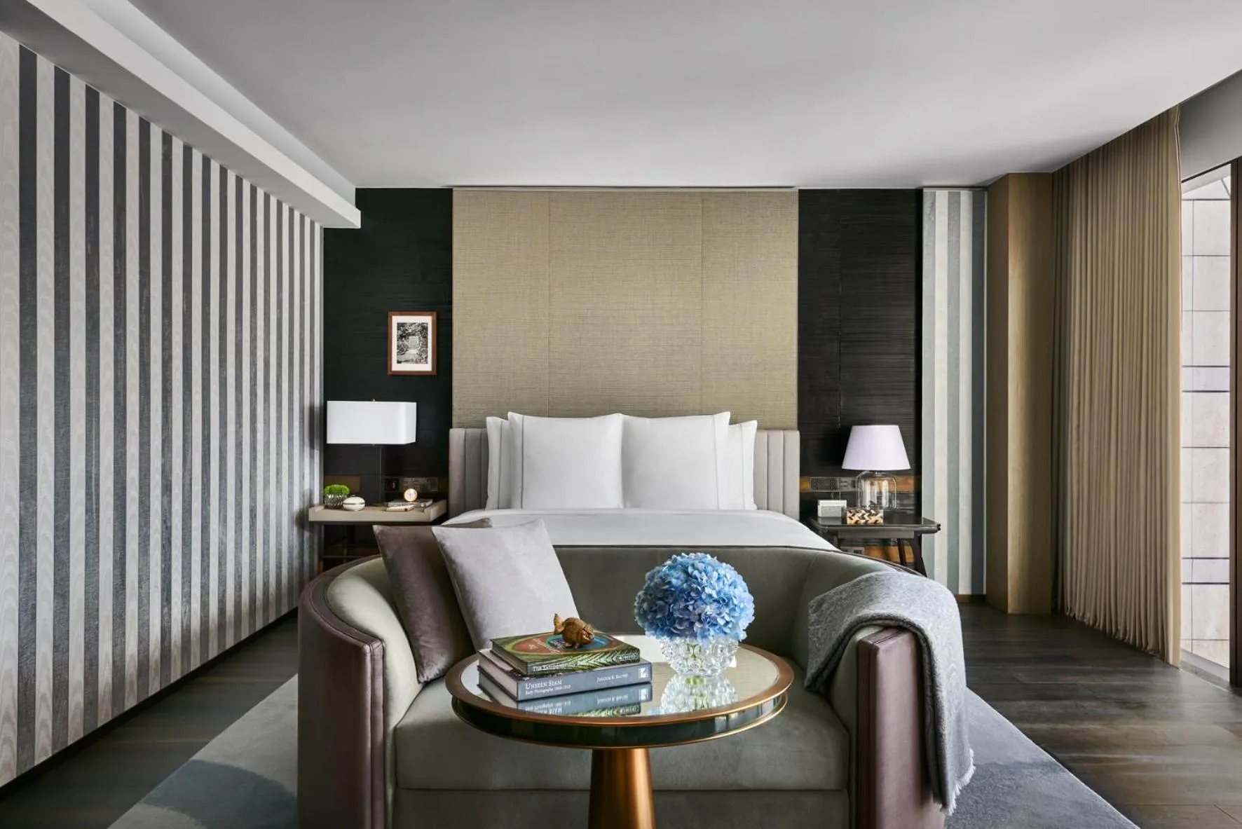 Seating area, Bed in Rosewood Bangkok