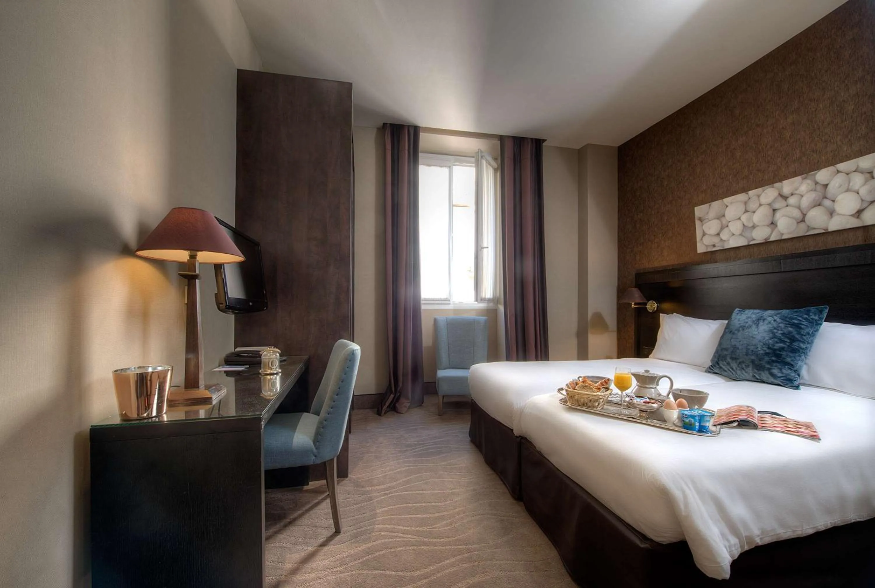 Photo of the whole room, Bed in Best Western Plus Nice Cosy Hotel