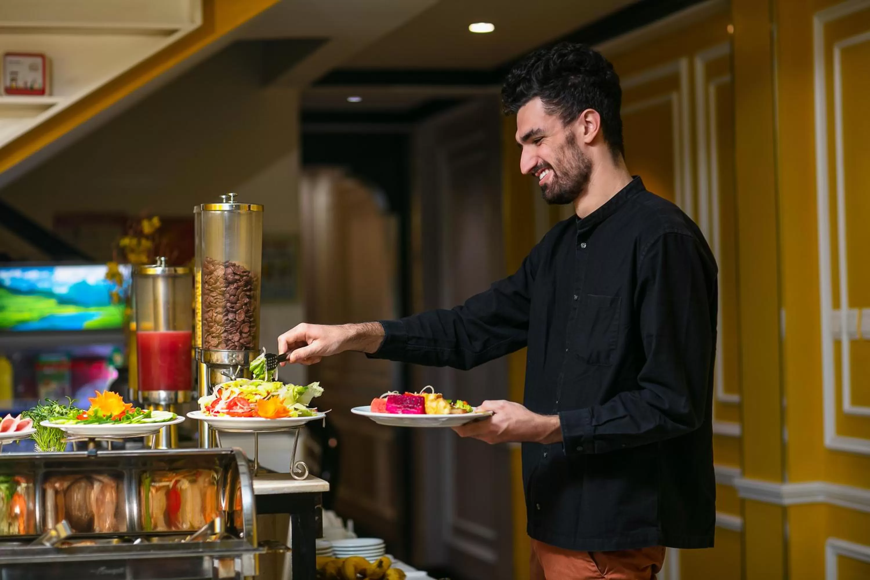 Restaurant/places to eat in Lavender Central Hotel & Spa Hanoi