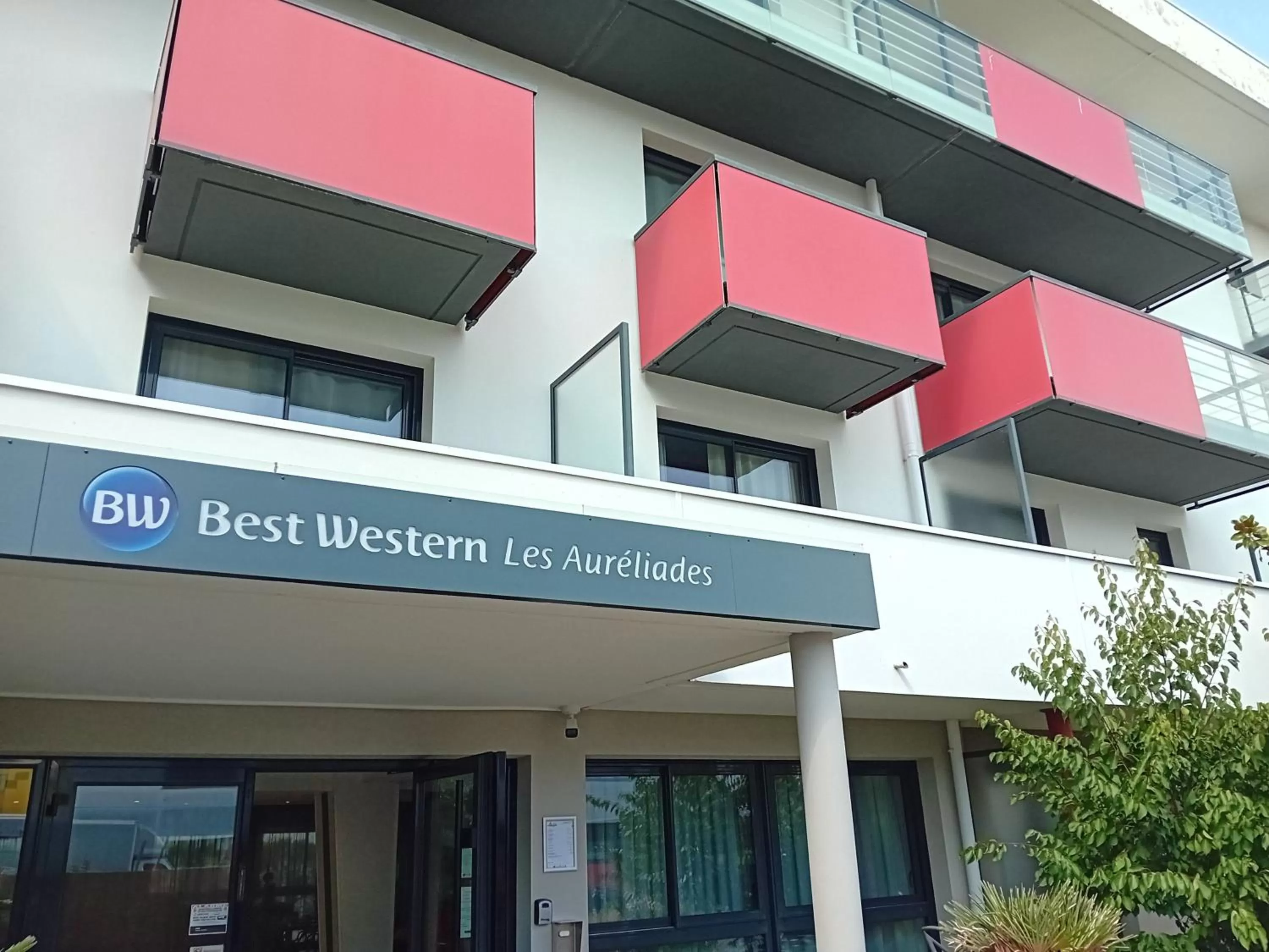 Property building in Best Western Les Aureliades Saint Nazaire