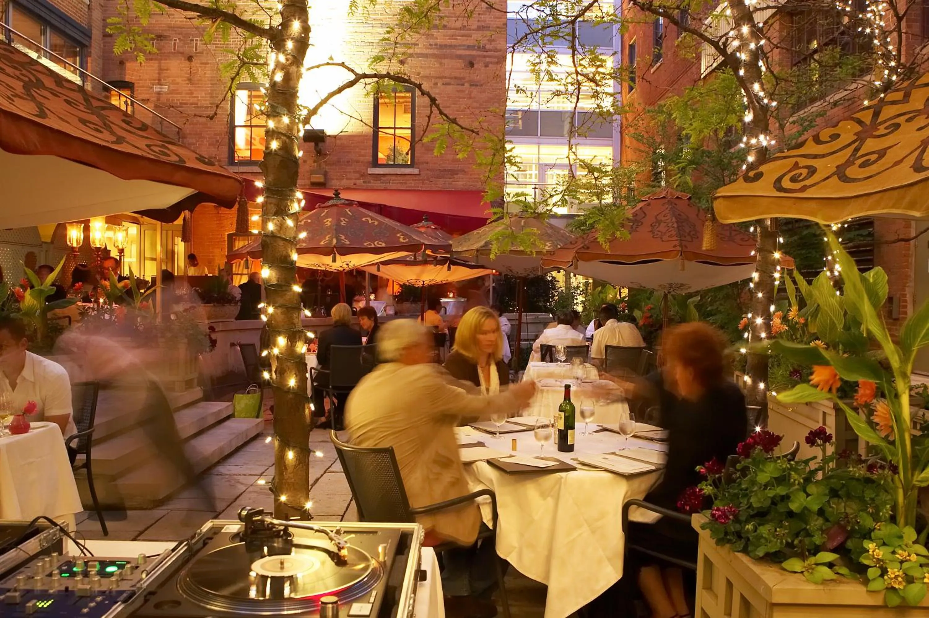 Restaurant/places to eat in The Ivy at Verity