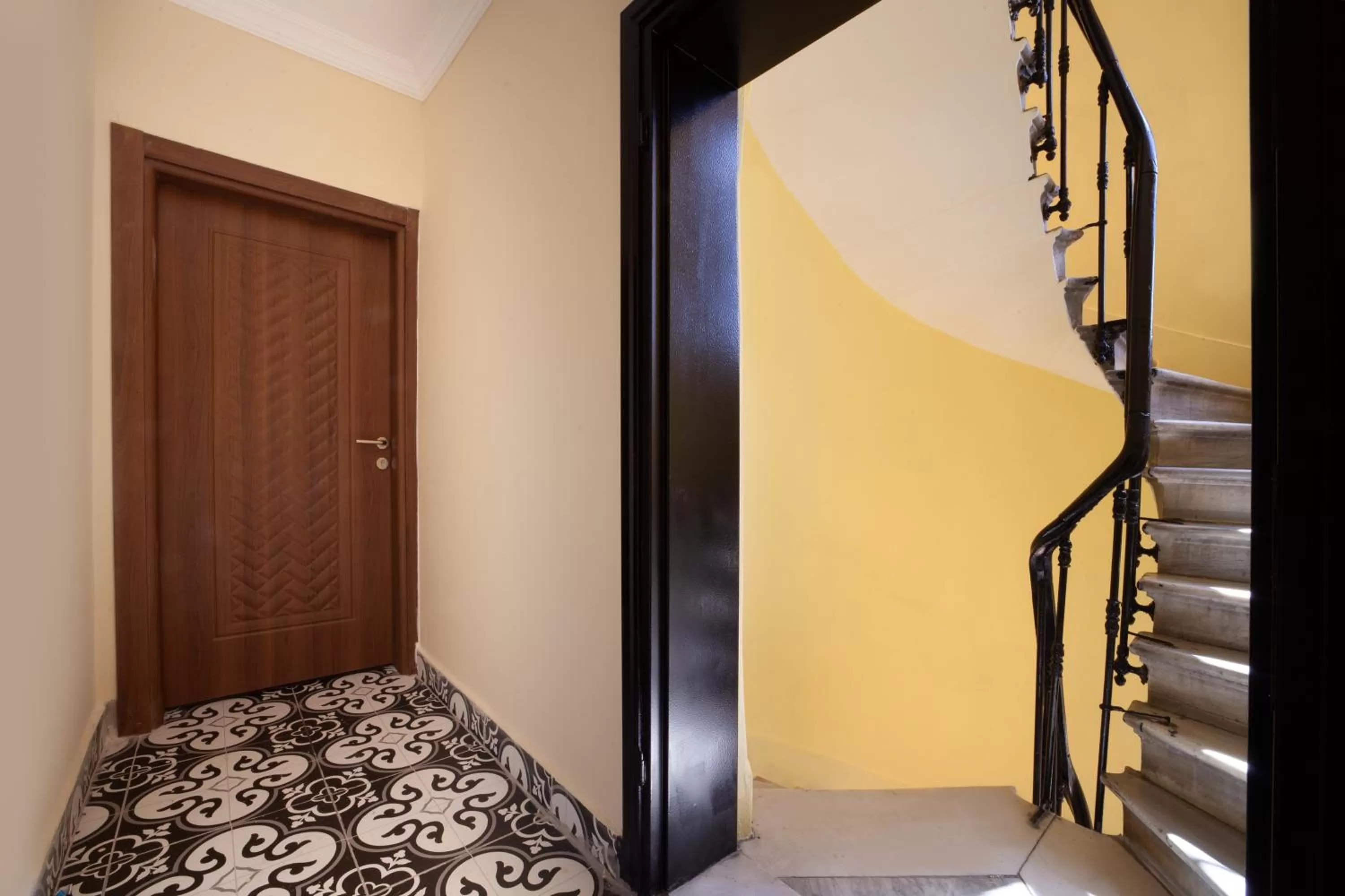 Decorative detail, Bed in taxim cool