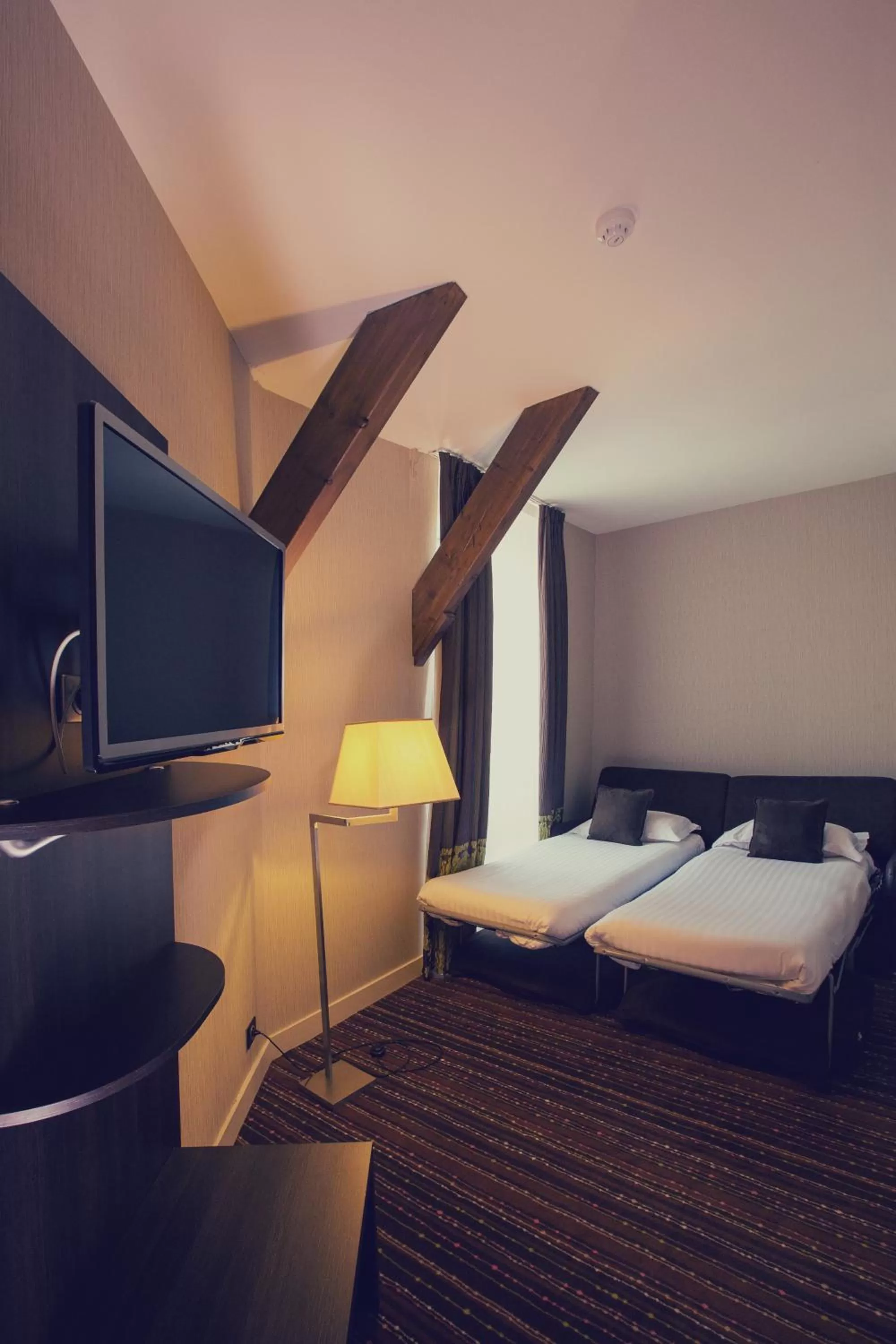 Bed in Best Western Plus Richelieu