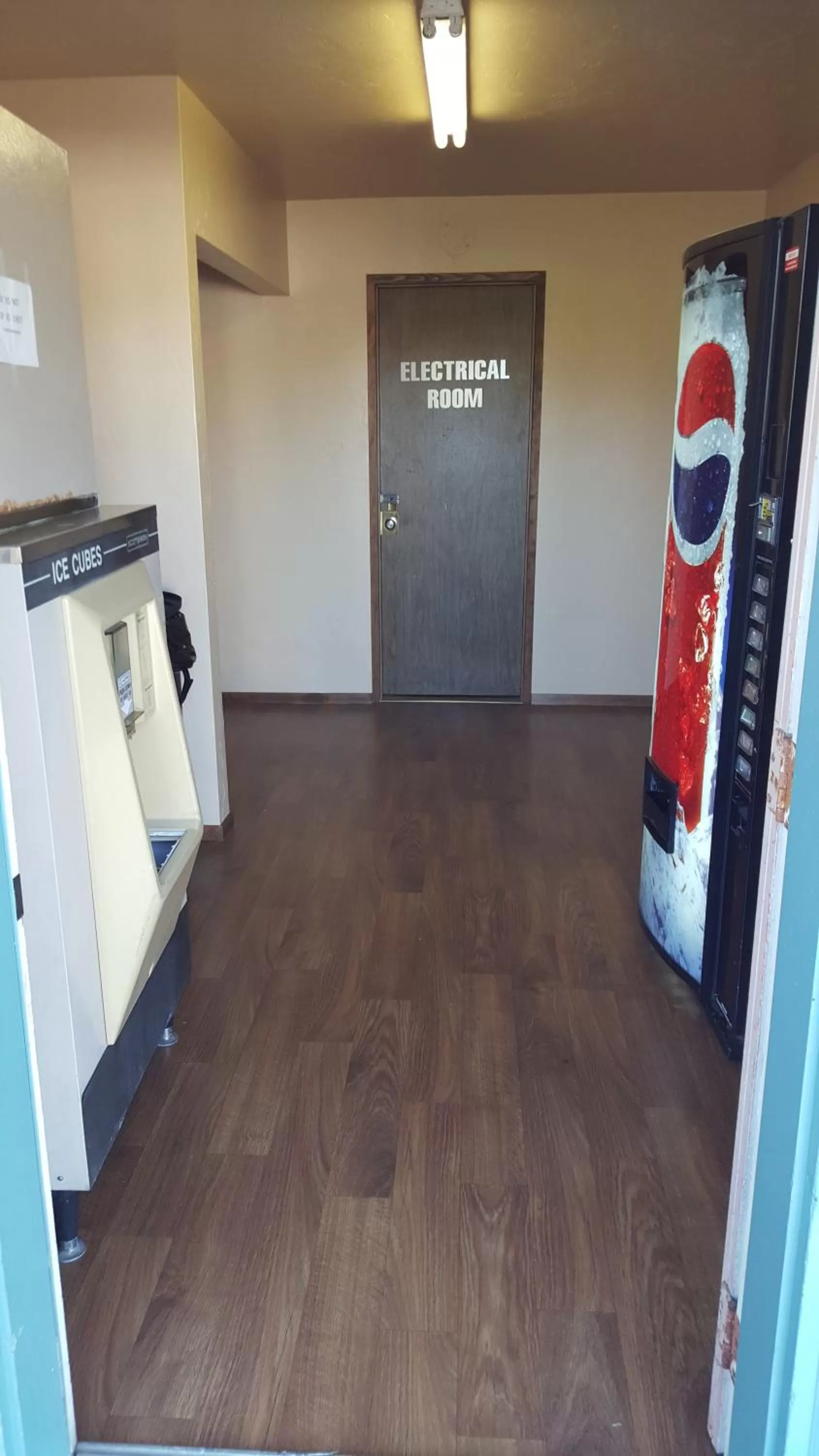 Area and facilities in Safari Inn Motel