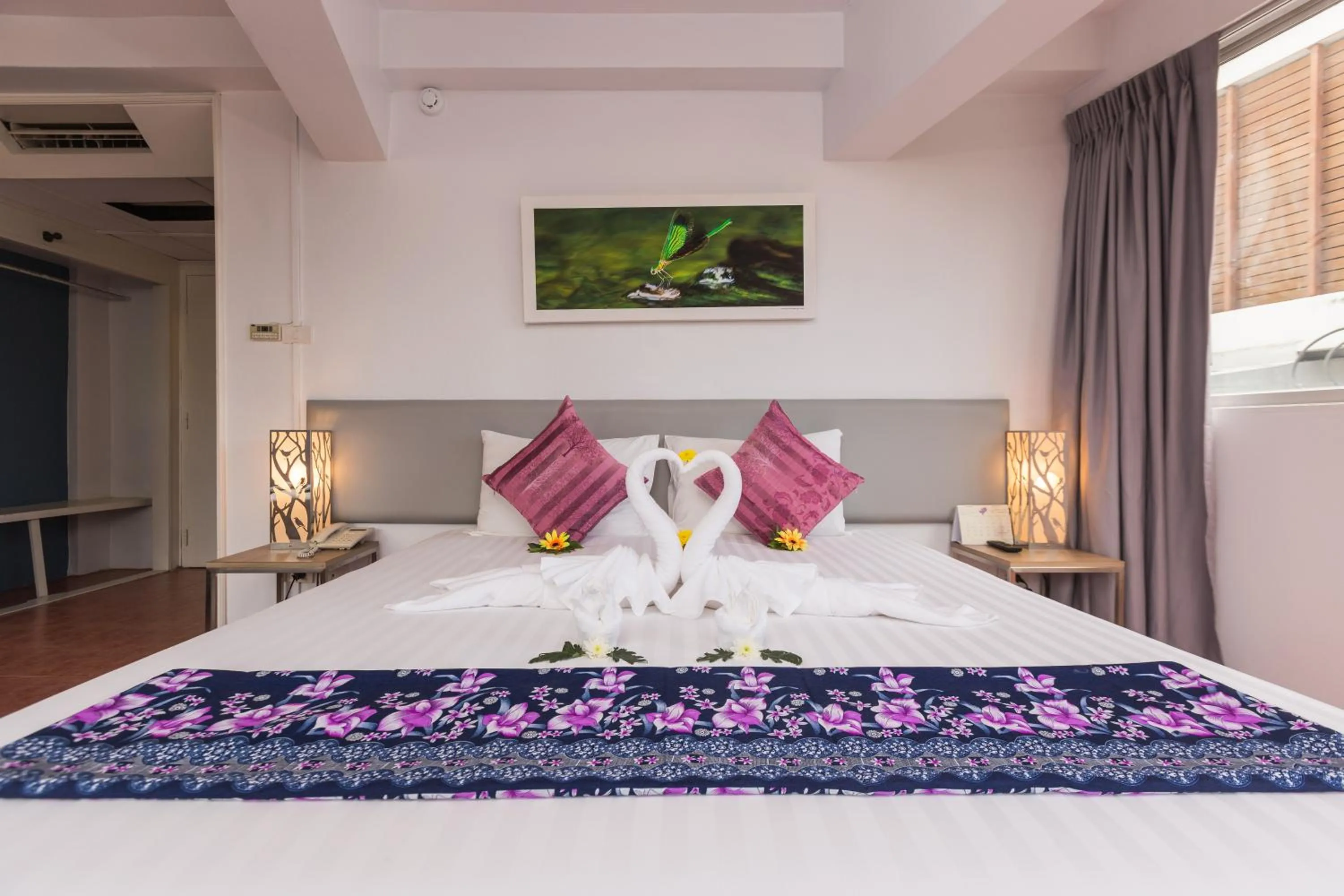 City view, Bed in ON Hotel Phuket - SHA
