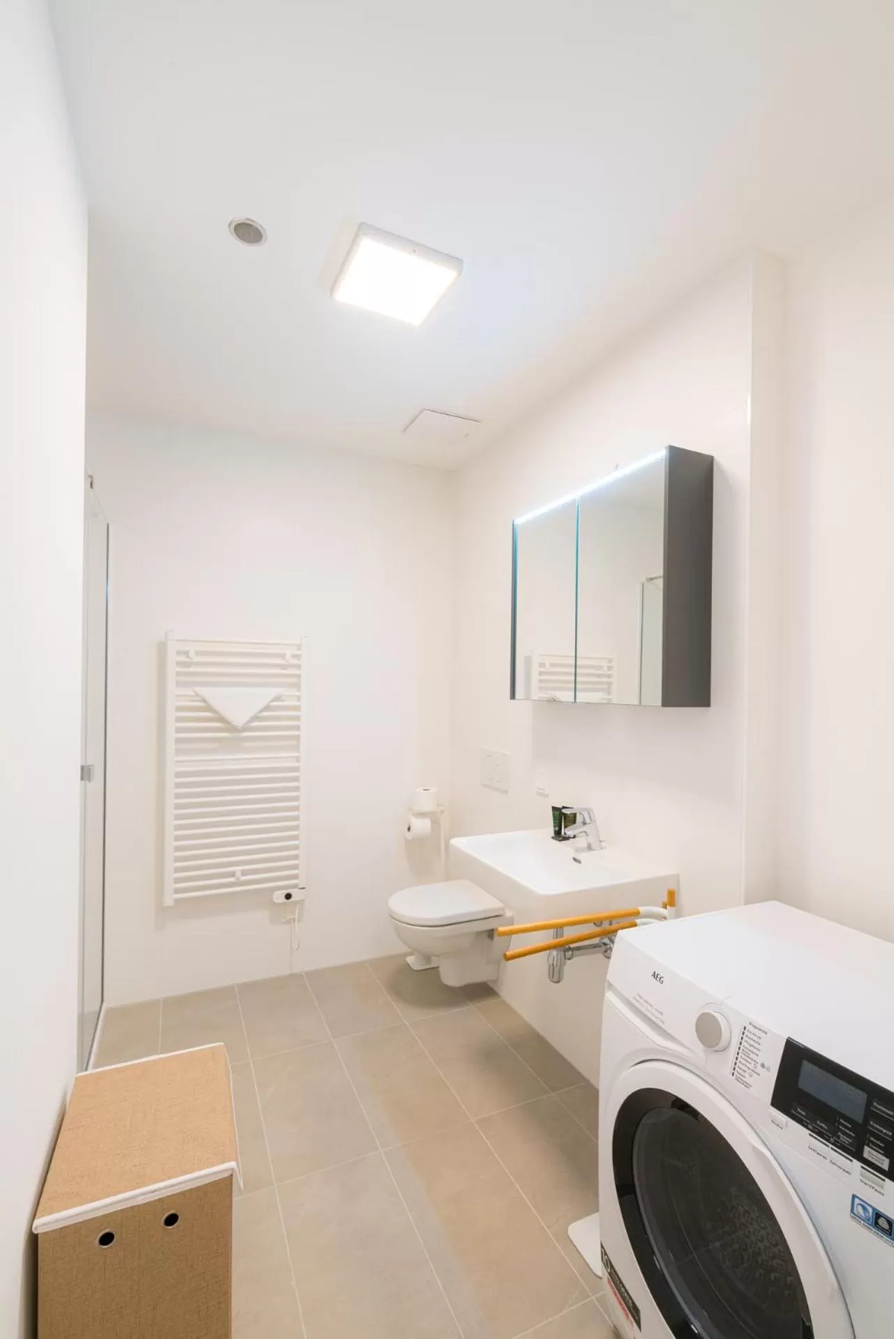 Bathroom in Vienna Residence, Marina Tower - Danube