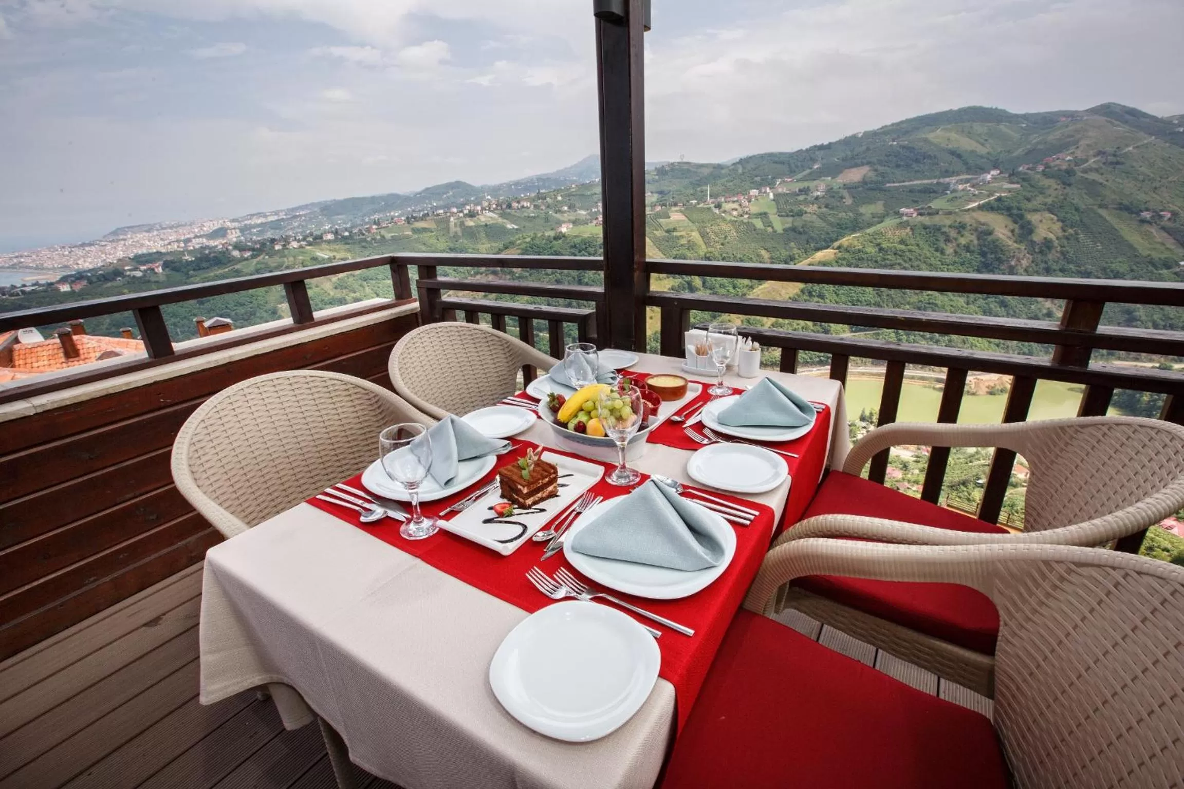 Restaurant/places to eat in Sera Lake Resort Hotel Spa & Aparts