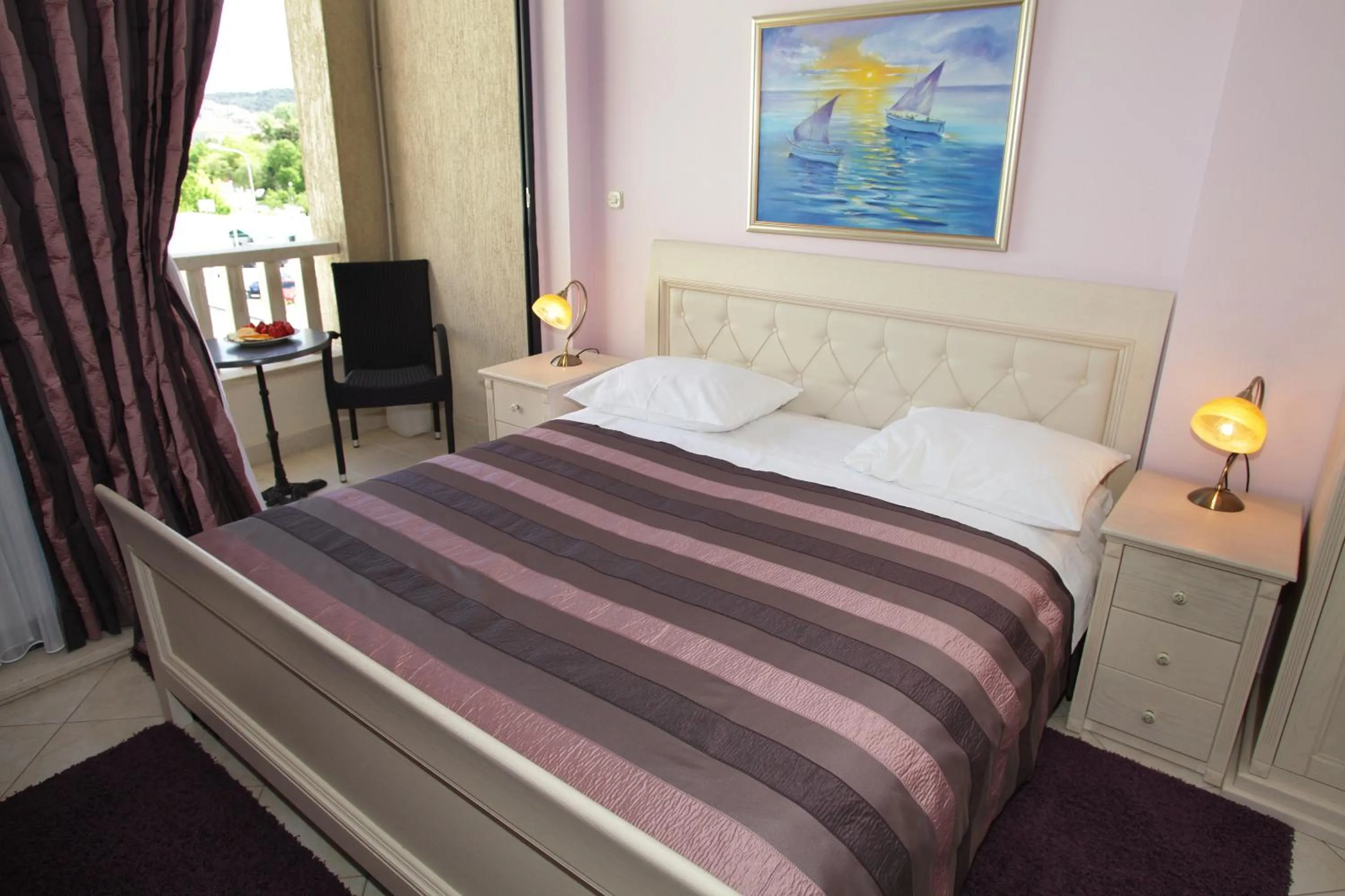 Bed in Hotel Bellevue Trogir