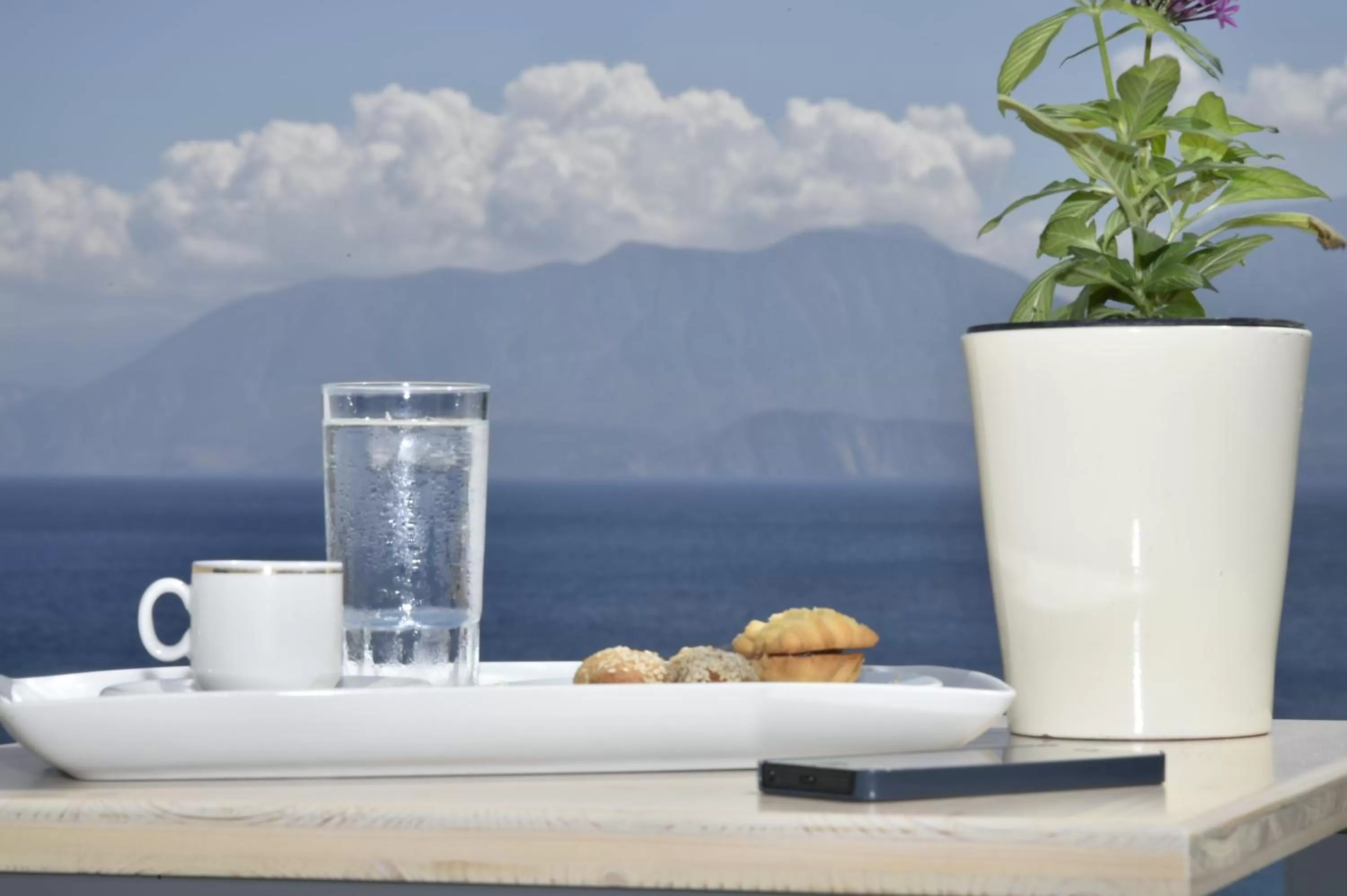 Coffee/tea facilities in Ikaros Art Hotel