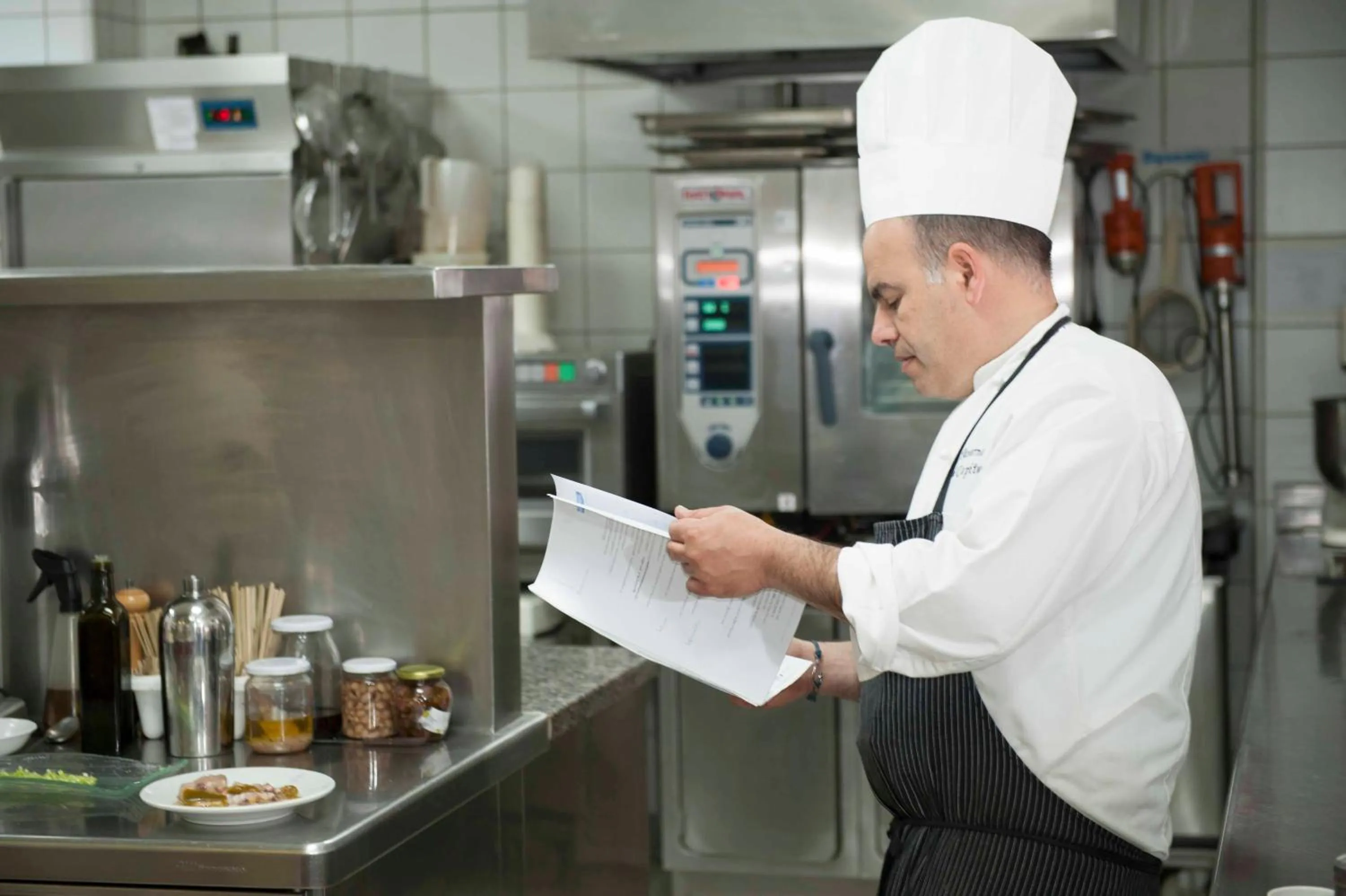 Staff in Taverna Del Capitano