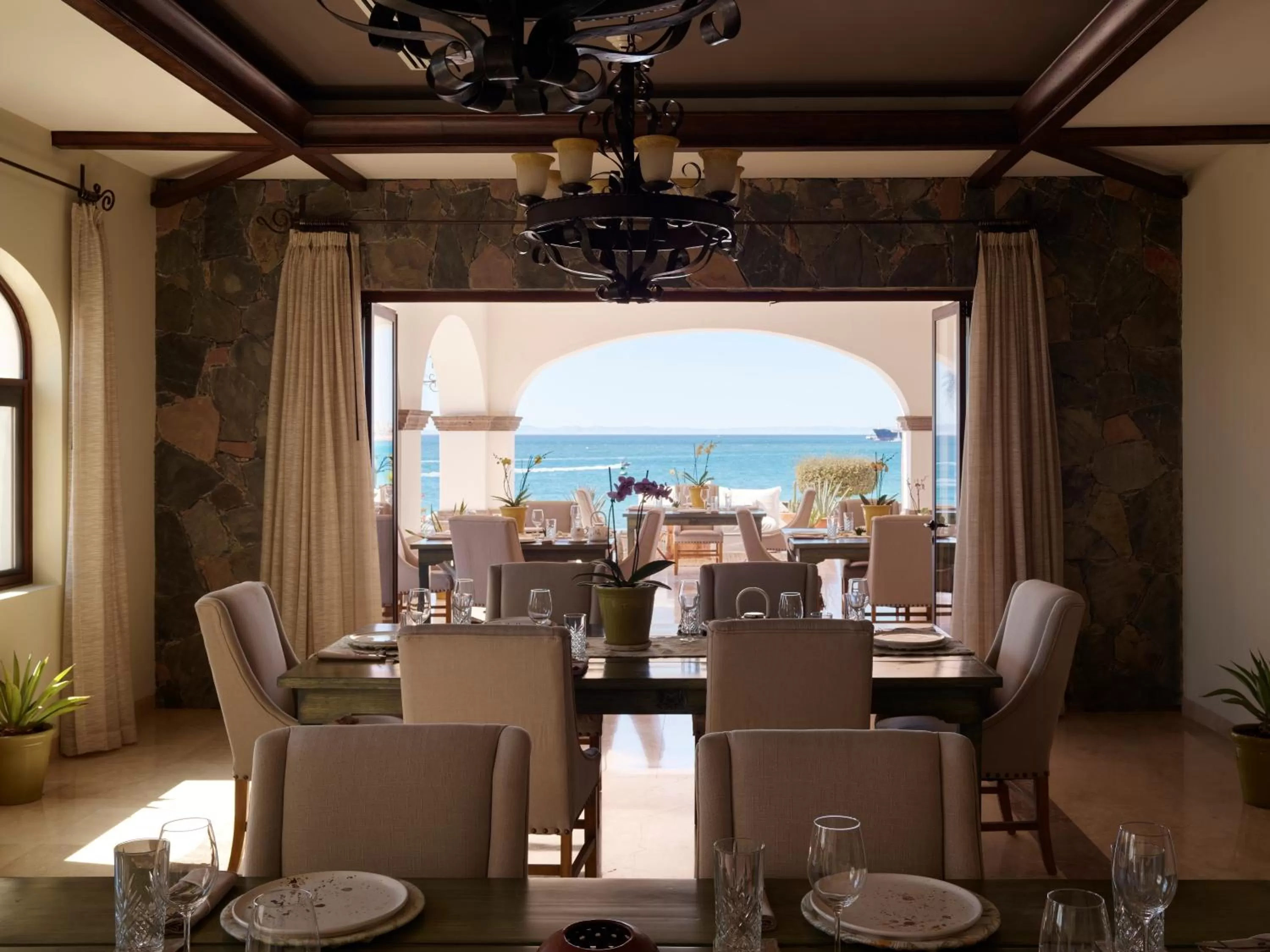 Dining area in Orchid House Baja