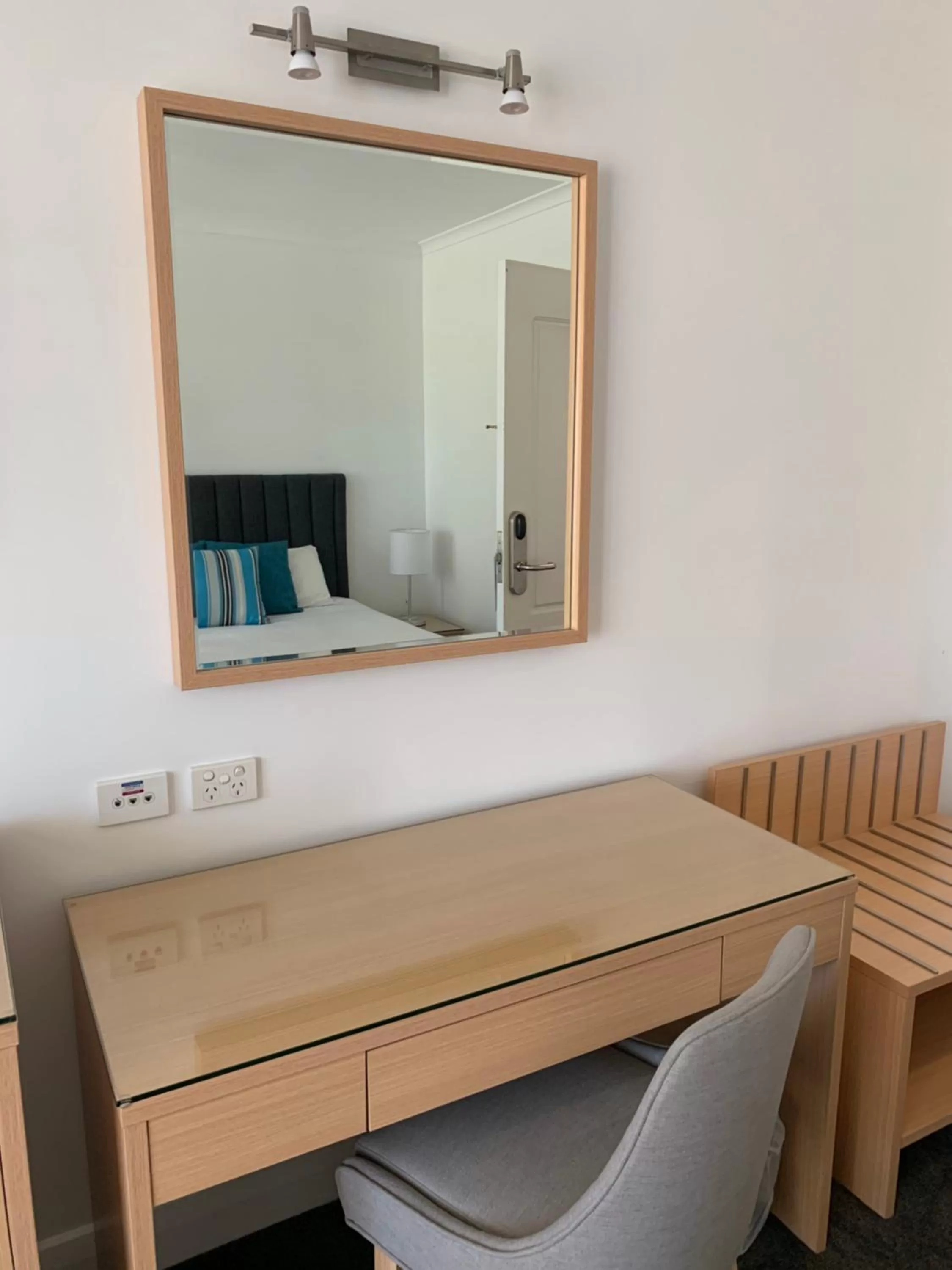 Bedroom in Ensenada Motor Inn and Suites