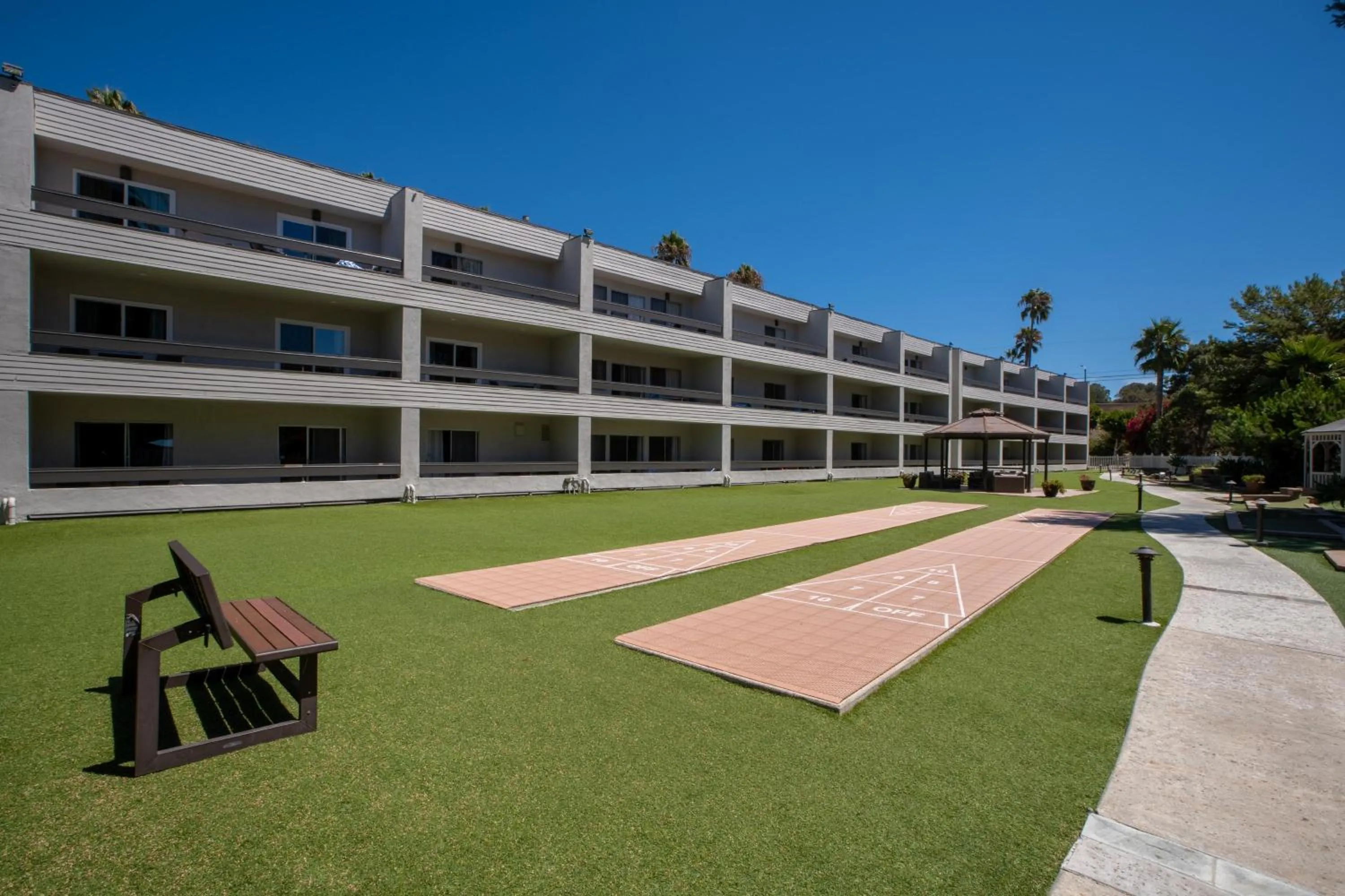 Game Room in San Clemente Inn