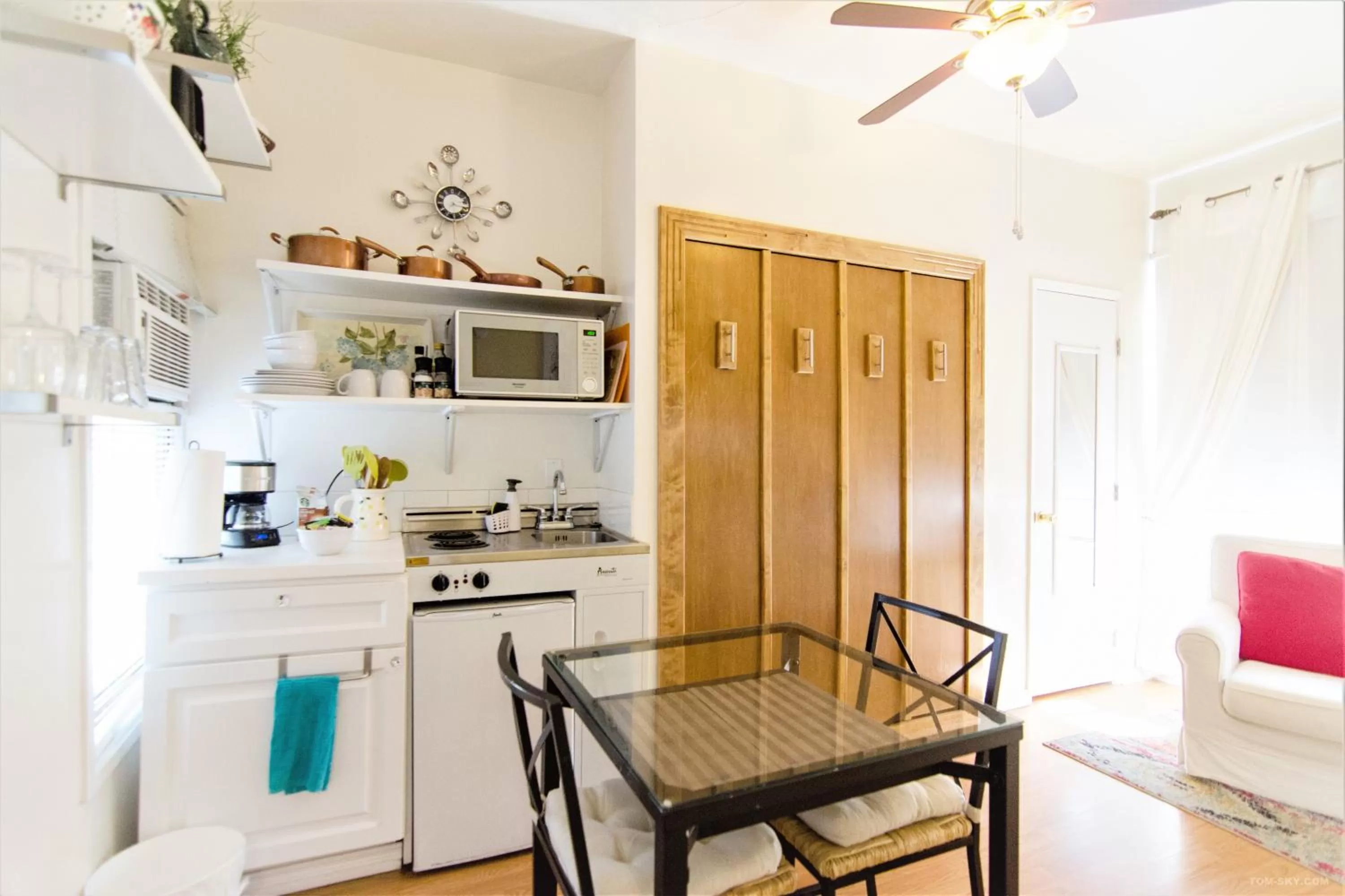 Photo of the whole room in Hotel Royal