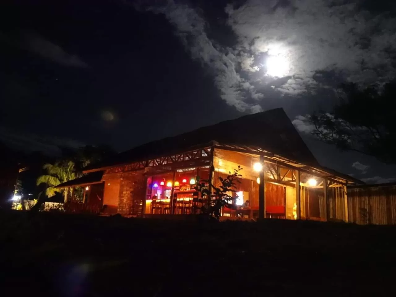 Restaurant/places to eat, Property Building in Emocion guesthouse