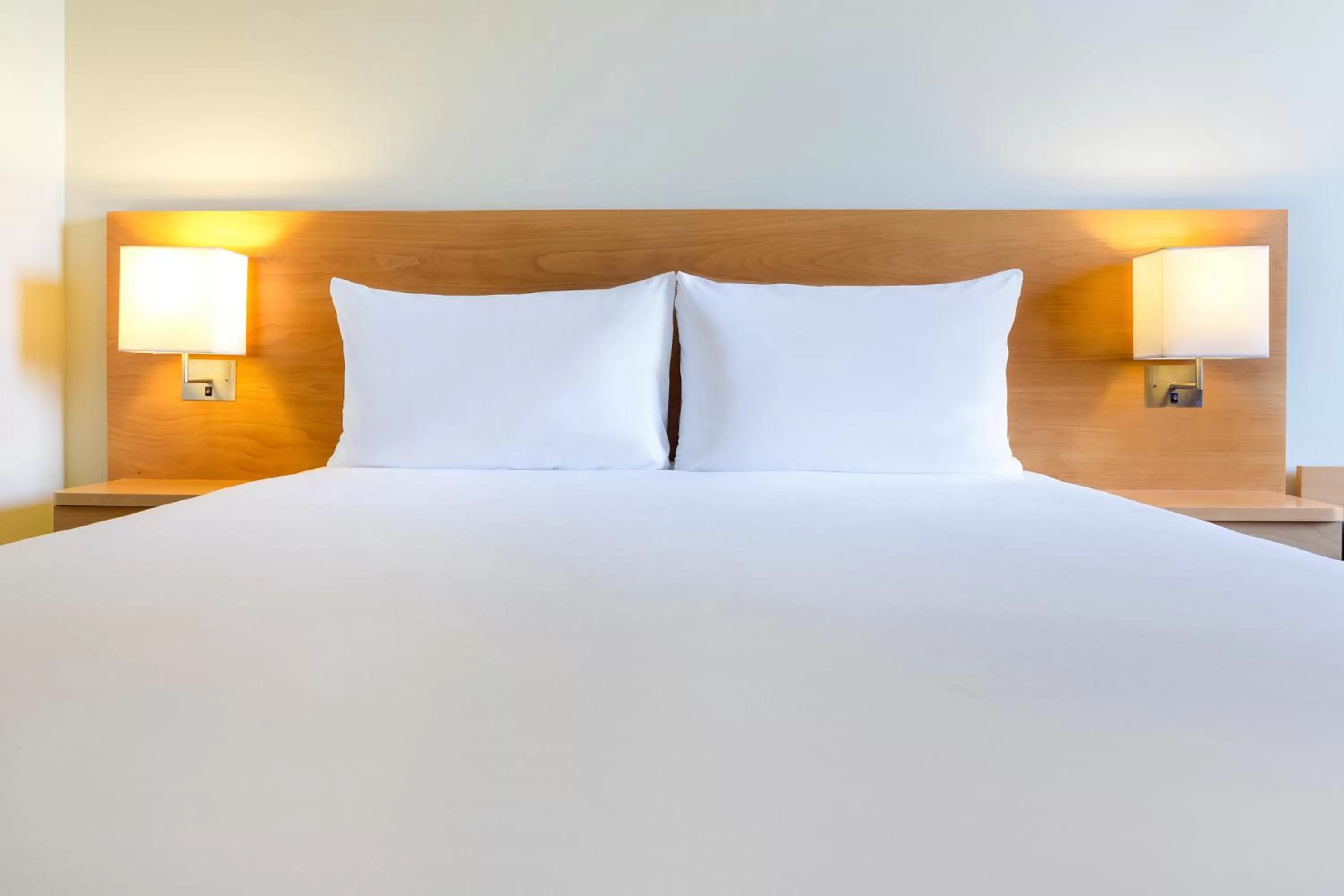 Bed in Ibis Deira City Centre