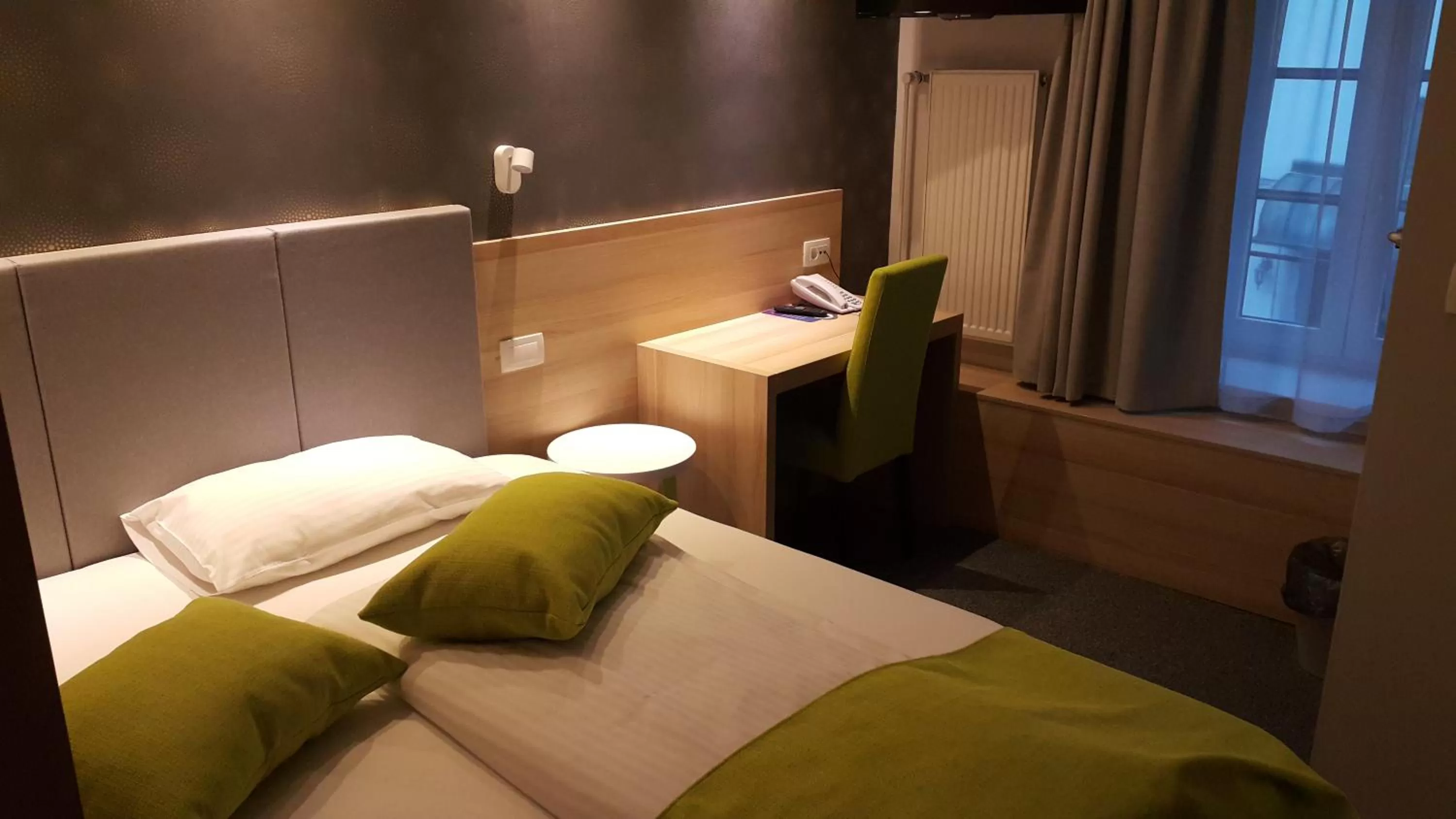 Photo of the whole room, Bed in Hotel Emonec