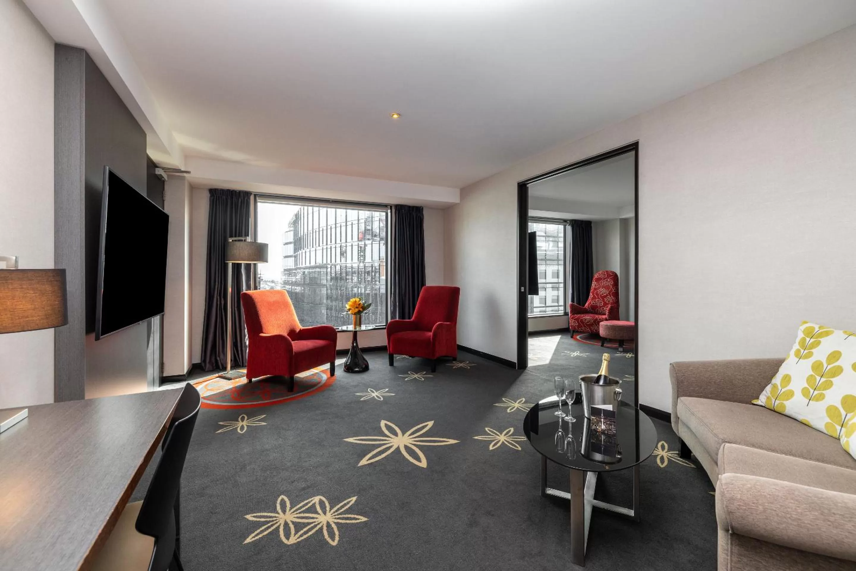 Living room in SkyCity Hotel Auckland