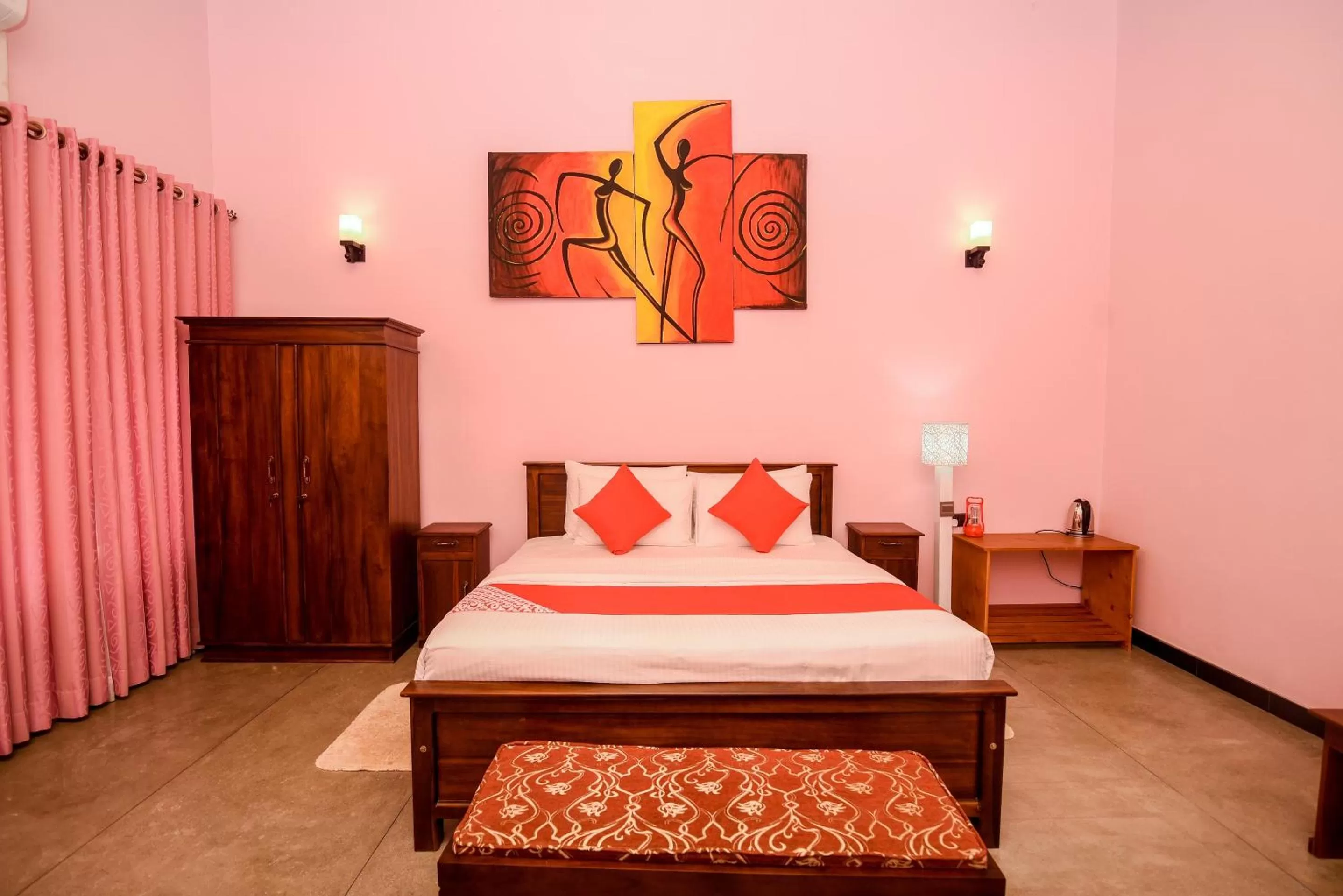 Bedroom, Bed in Man Mountain Villa