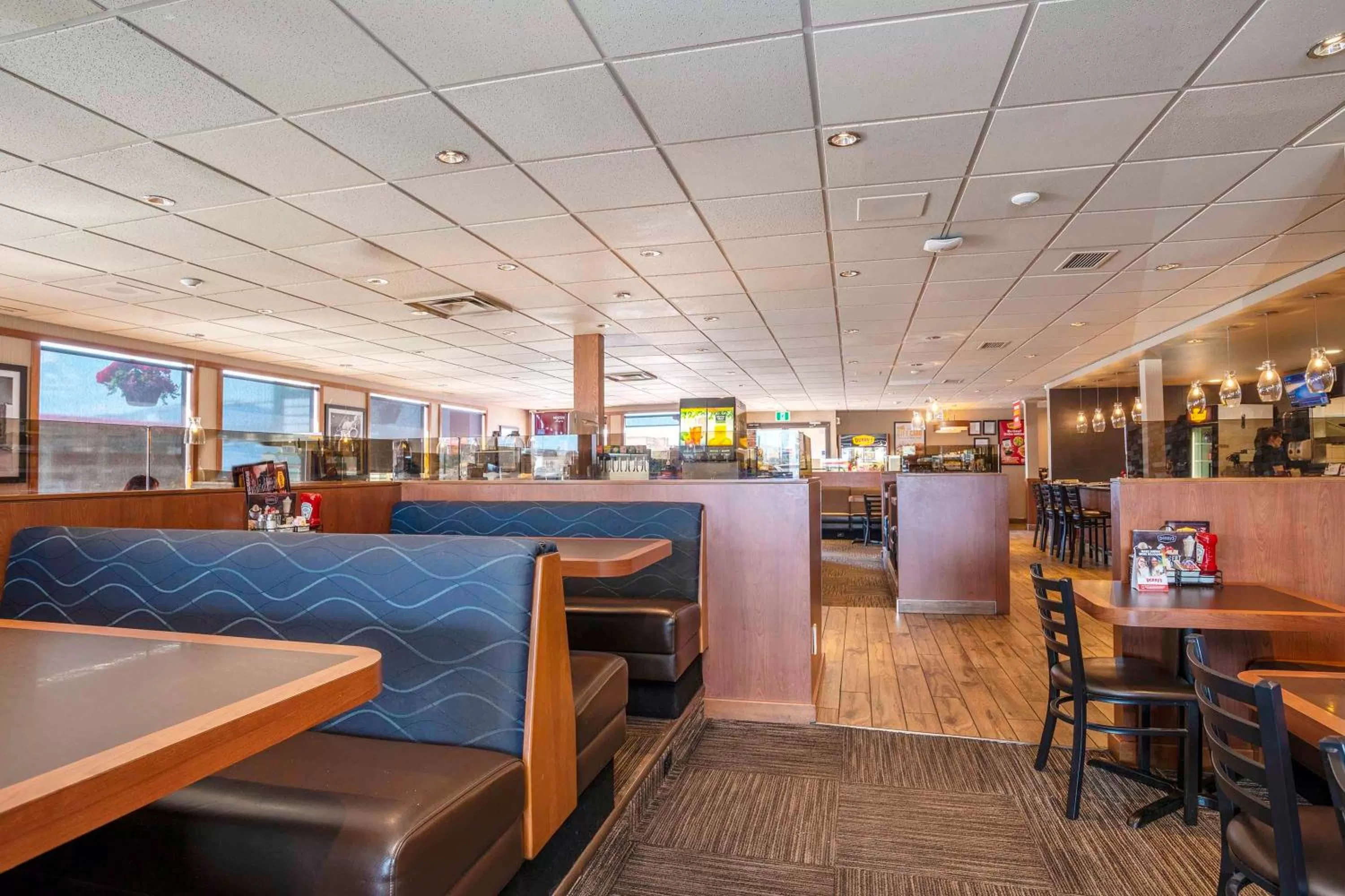 Restaurant/places to eat in Sandman Hotel Cranbrook