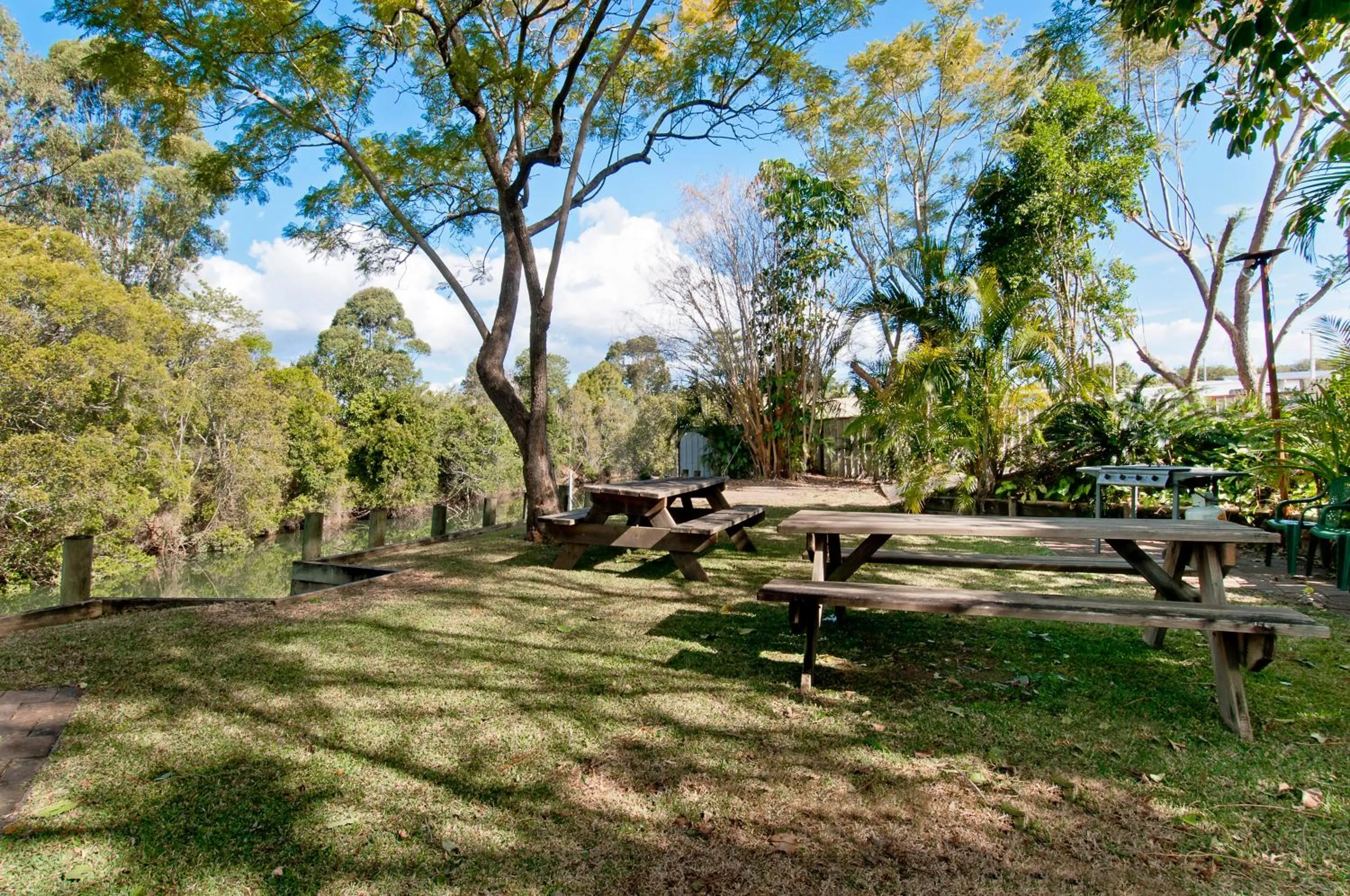 BBQ facilities in Marco Polo Motor Inn Taree