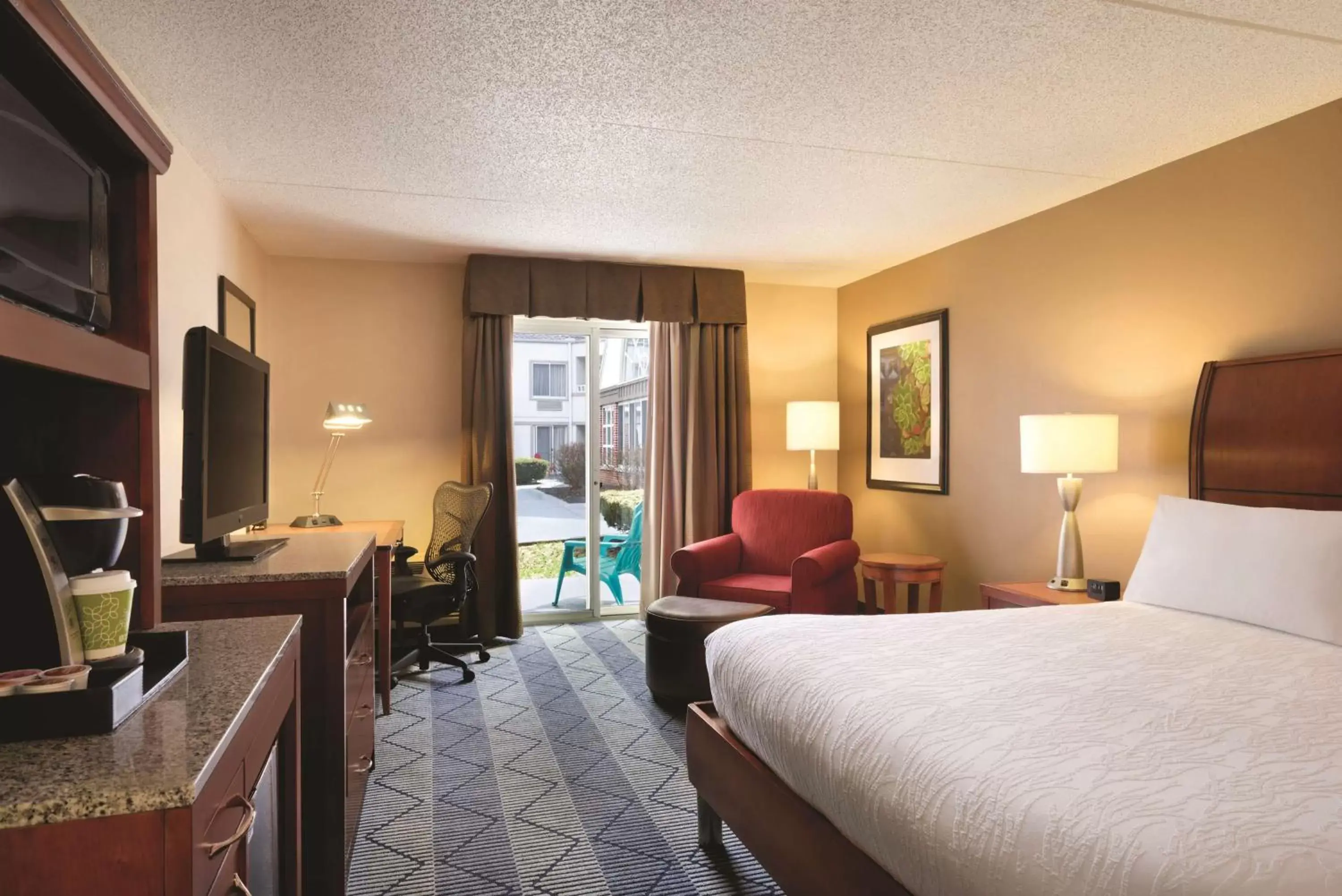 King Room with Scenic View in Hilton Garden Inn Lancaster King Room with Scenic View in Hilton Garden Inn Lancaster