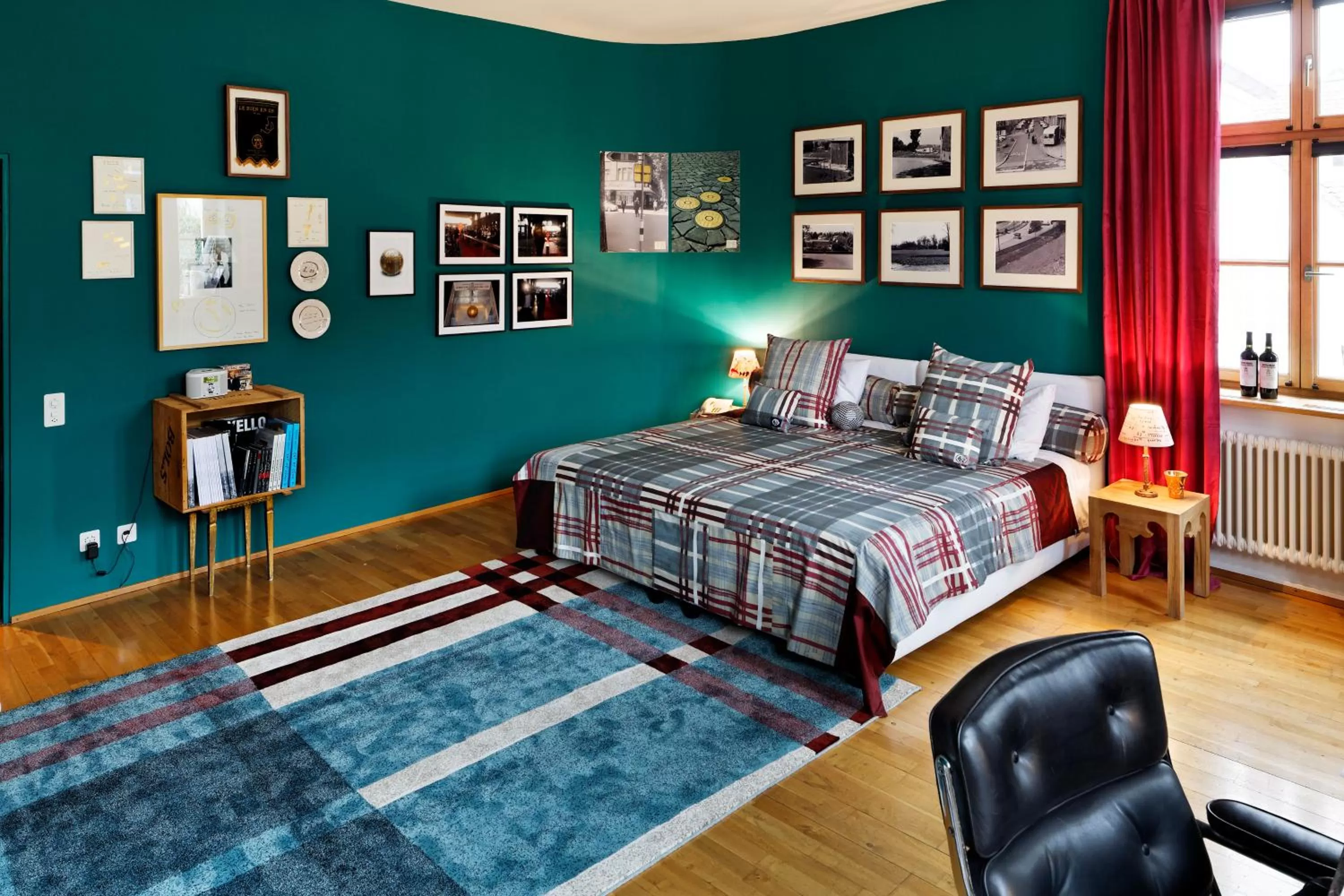 Photo of the whole room, Bed in Gast - und Kulturhaus Der Teufelhof Basel